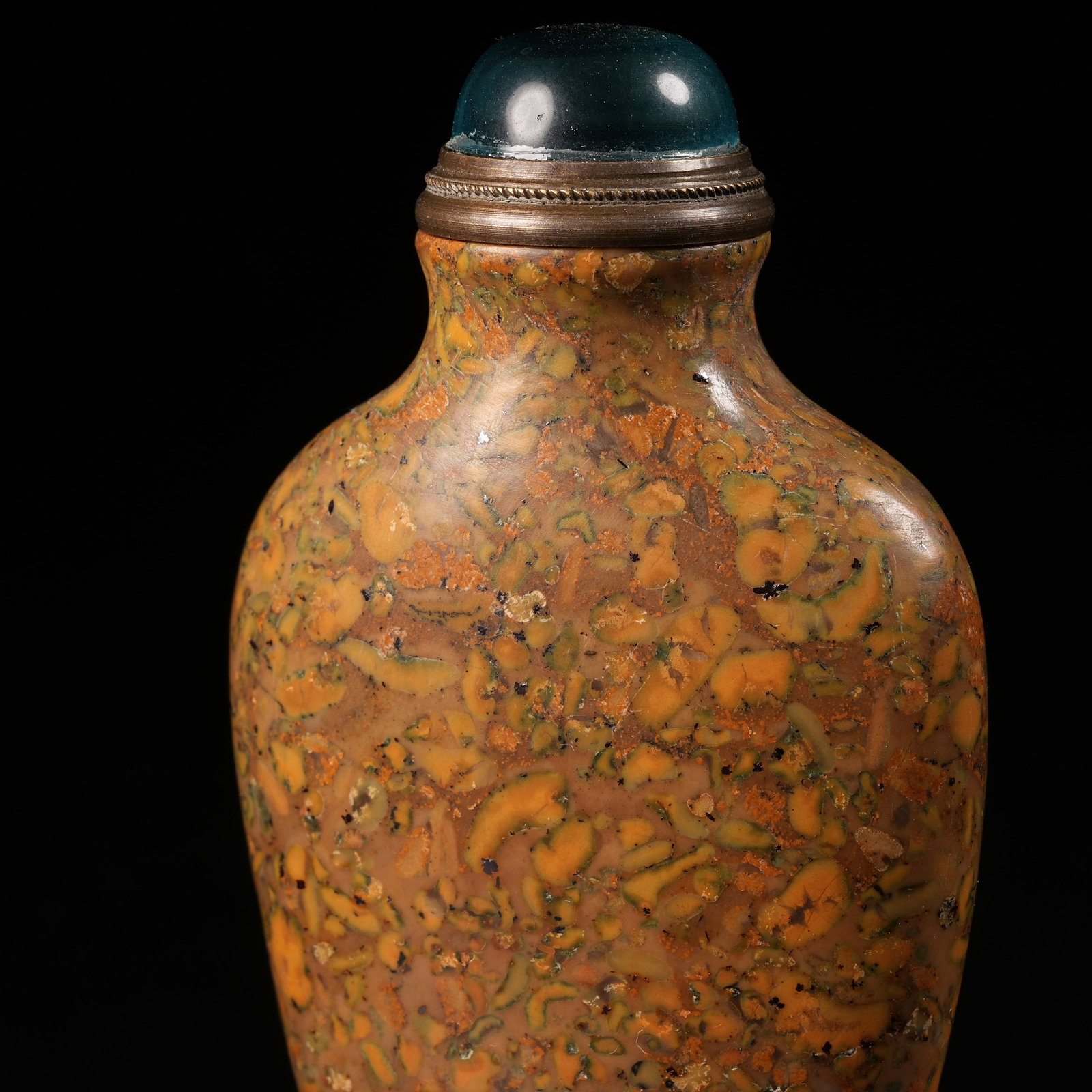 A STONE SNUFF BOTTLE - 2