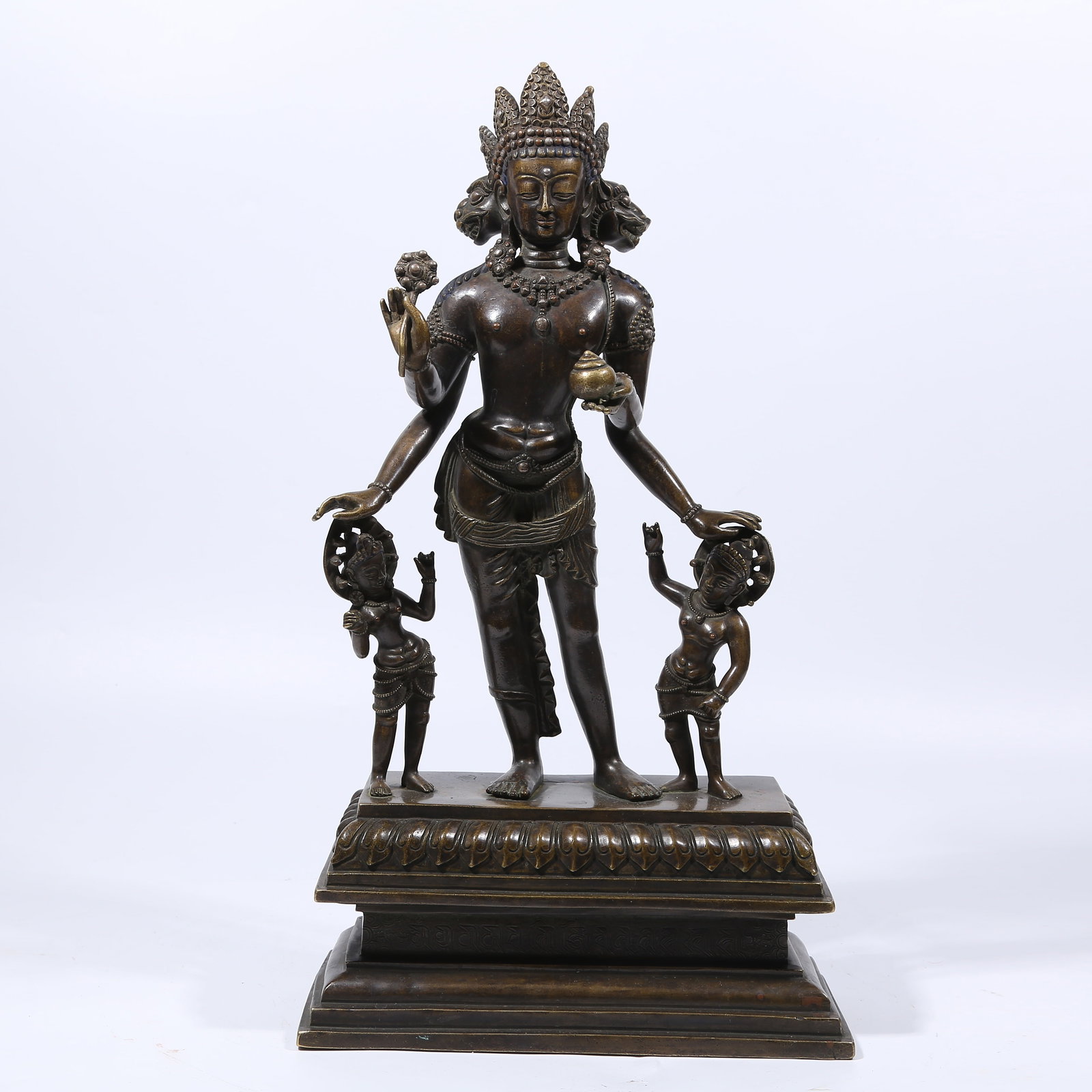 A ALLOY BRONZE TARA STATUE (1 of 9)