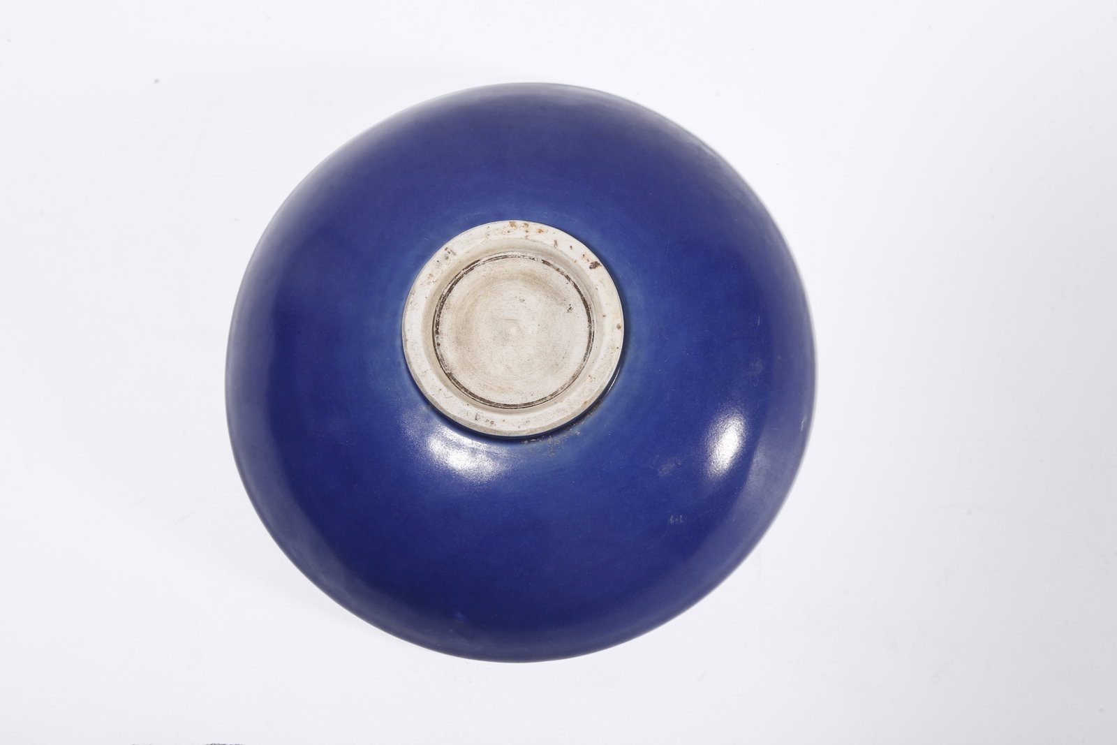 A BLUE GLAZED PLATE WITH CLOUD AND DRAGON PATTERN - 9