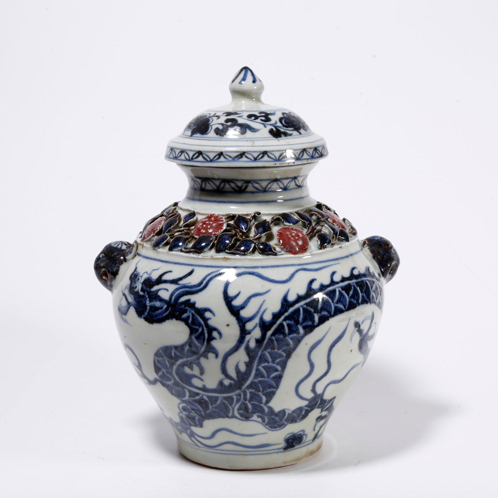 A BLUE AND WHITE DOUBLE-BEAST EAR LIDDED JAR WITH DRAGON PATTERN (1 of 9)