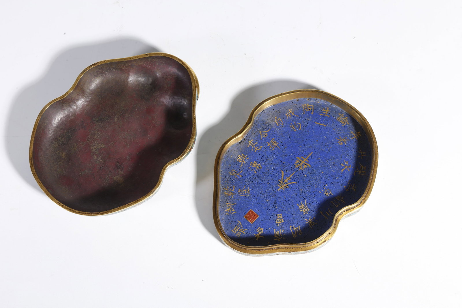 A CLOISONNÉ COVERED BOX - 8