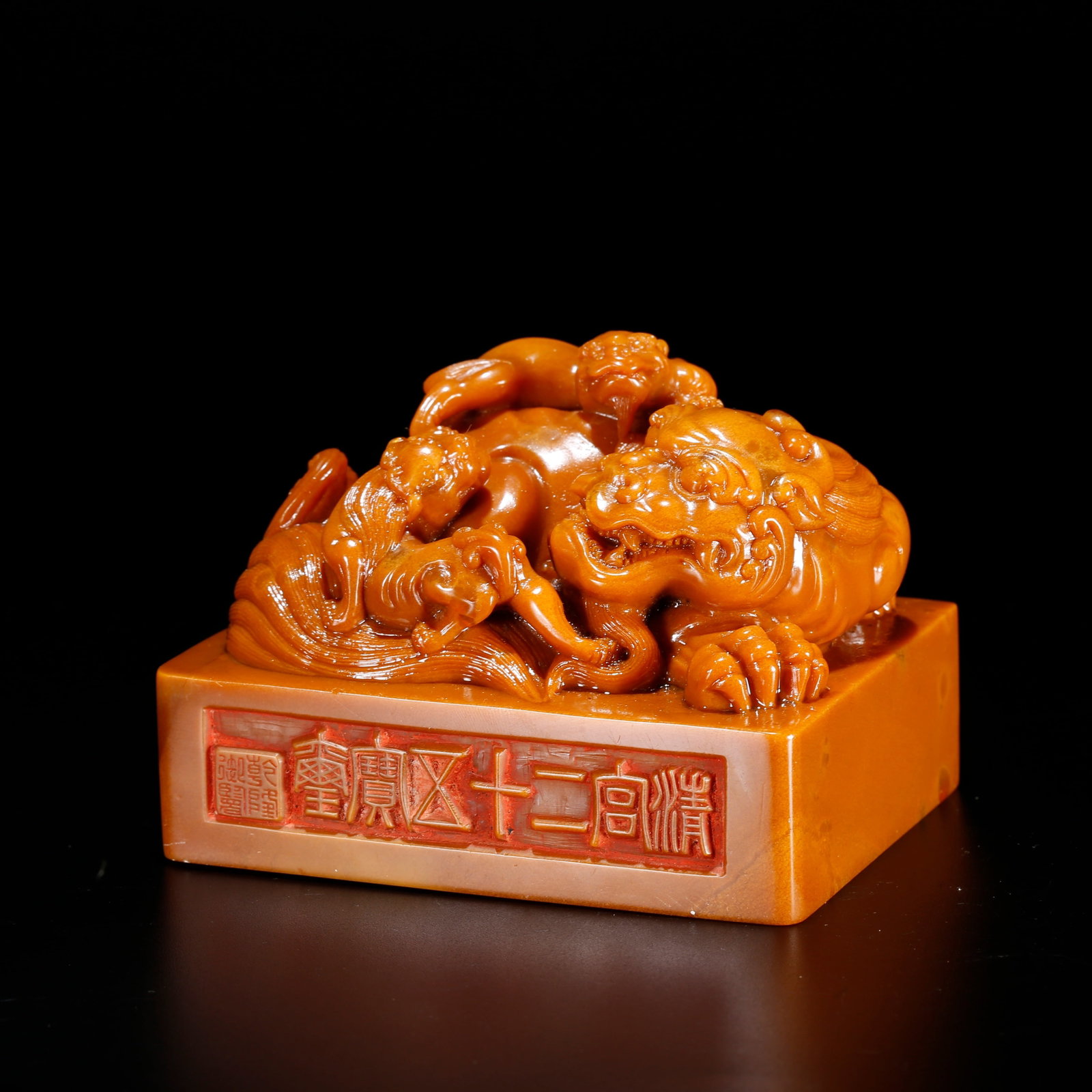 A GRAND AND YOUNG LION KNOB SEAL CARVED FROM SHOUSHAN TIANHUANG STONE: Grand and Young Lion Knob Seal Carved from Shoushan Tianhuang Stone