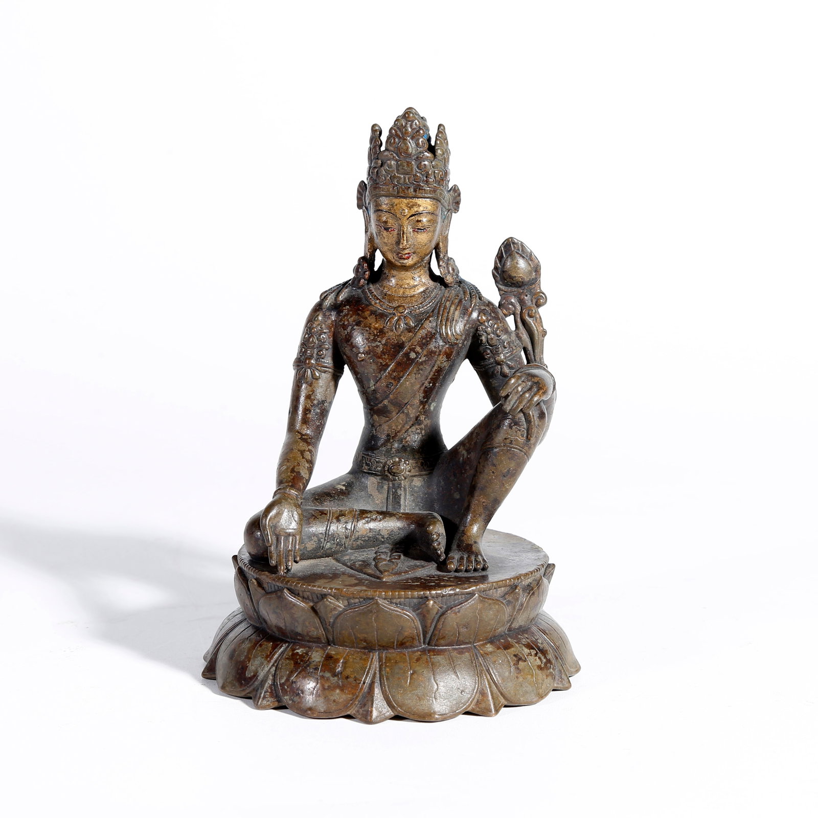 A BRONZE STATUE OF FREE AVALOKITESHVARA: Bronze Statue of Free Avalokiteshvara