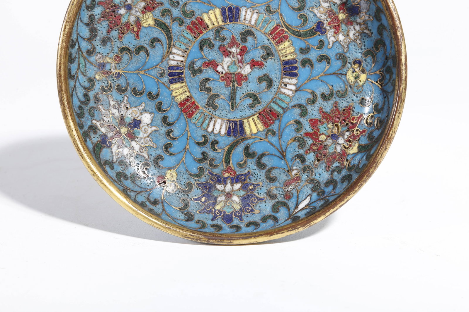 A CLOISONNÉ WASHER WITH INTERLOCKING FLORAL PATTERN - 3