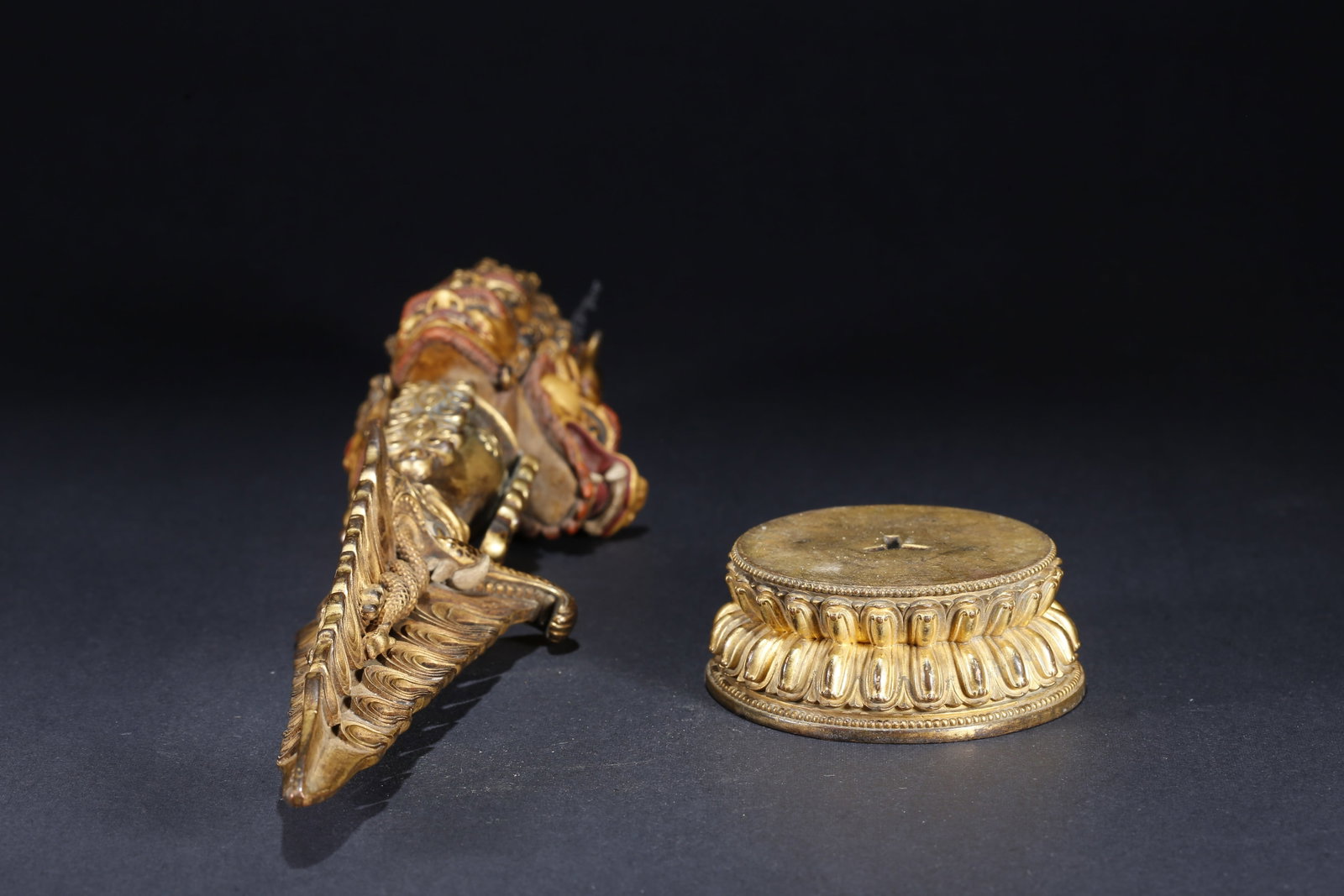 A GILT BRONZE RITUAL IMPLEMENT - 9