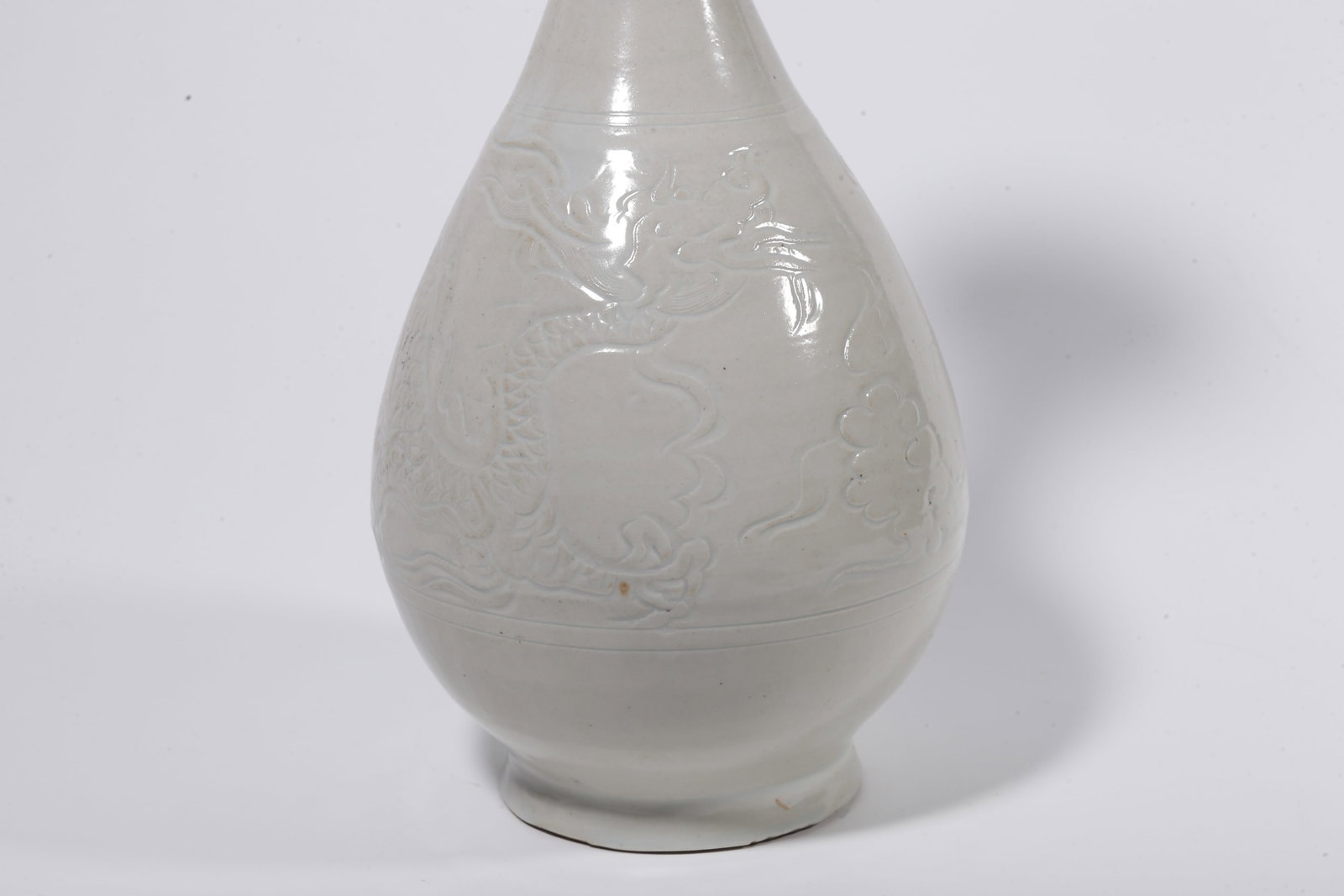 A DING WARE PEAR-SHAPED VASE WITH CLOUD AND DRAGON PATTERN - 6