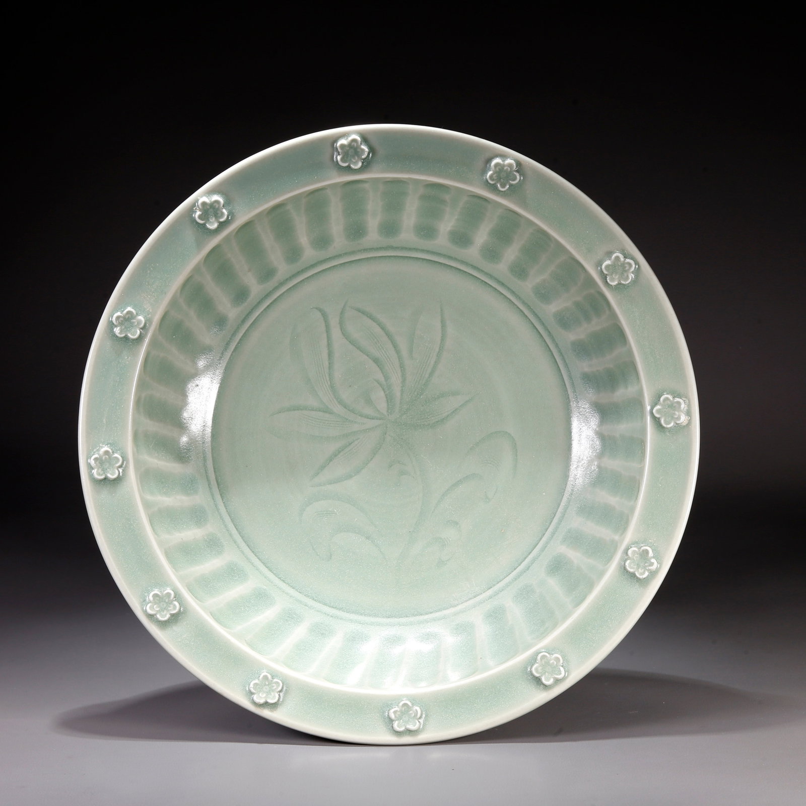 A LONGQUAN WARE WASHER WITH FLORAL PATTERN: Longquan Ware Washer with Floral Pattern