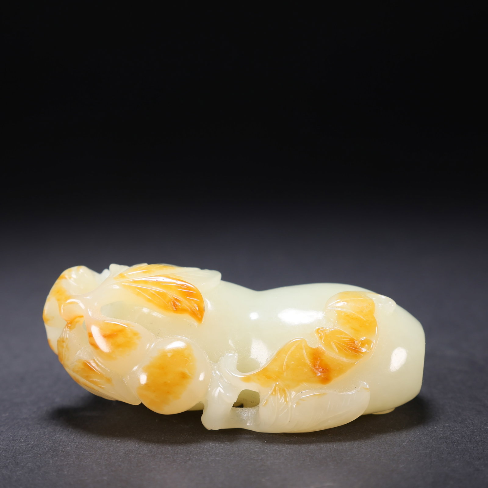 A HETIAN JADE GOURD HANDLE (1 of 9)