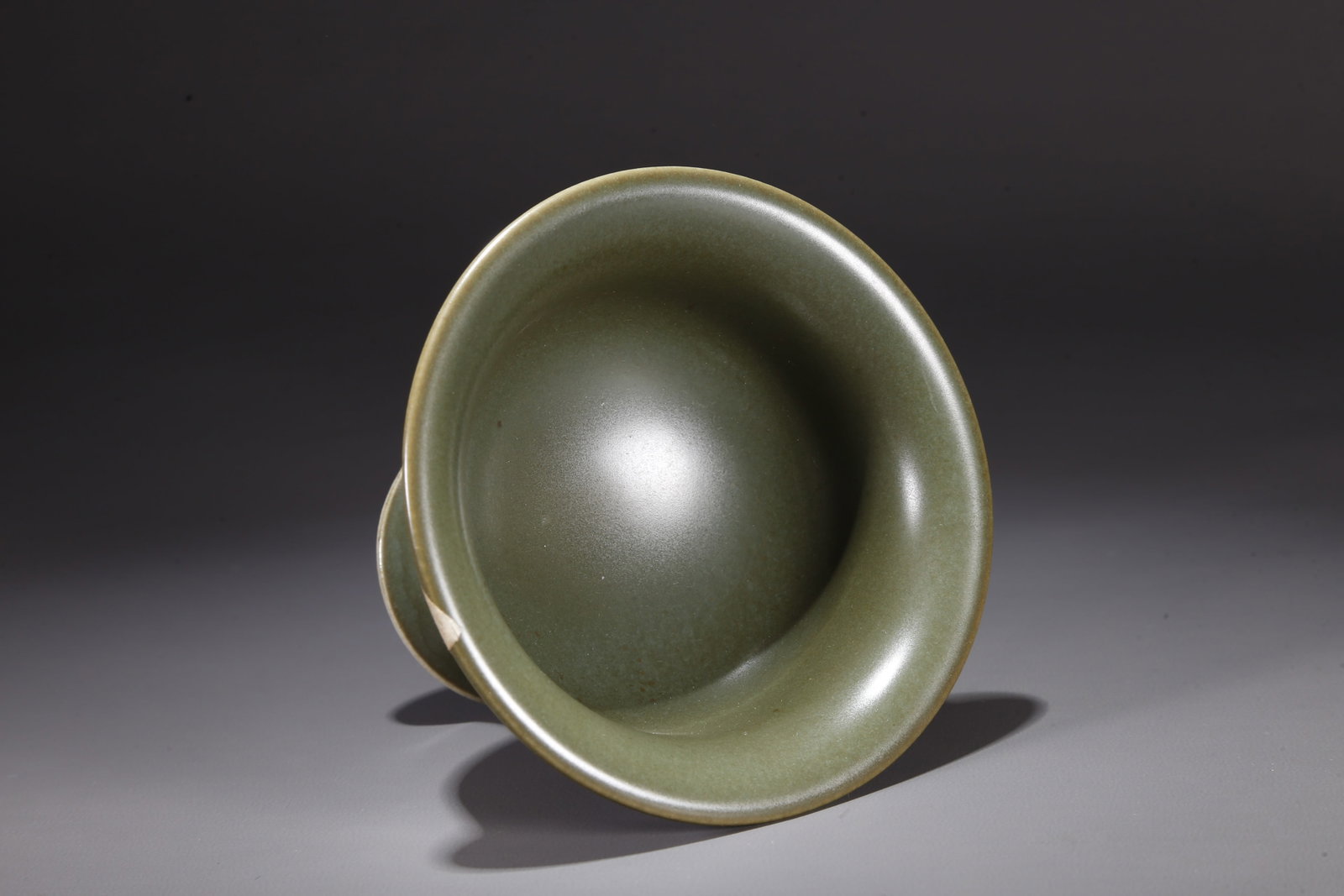 A LONGQUAN WARE STEMMED CUP - 7