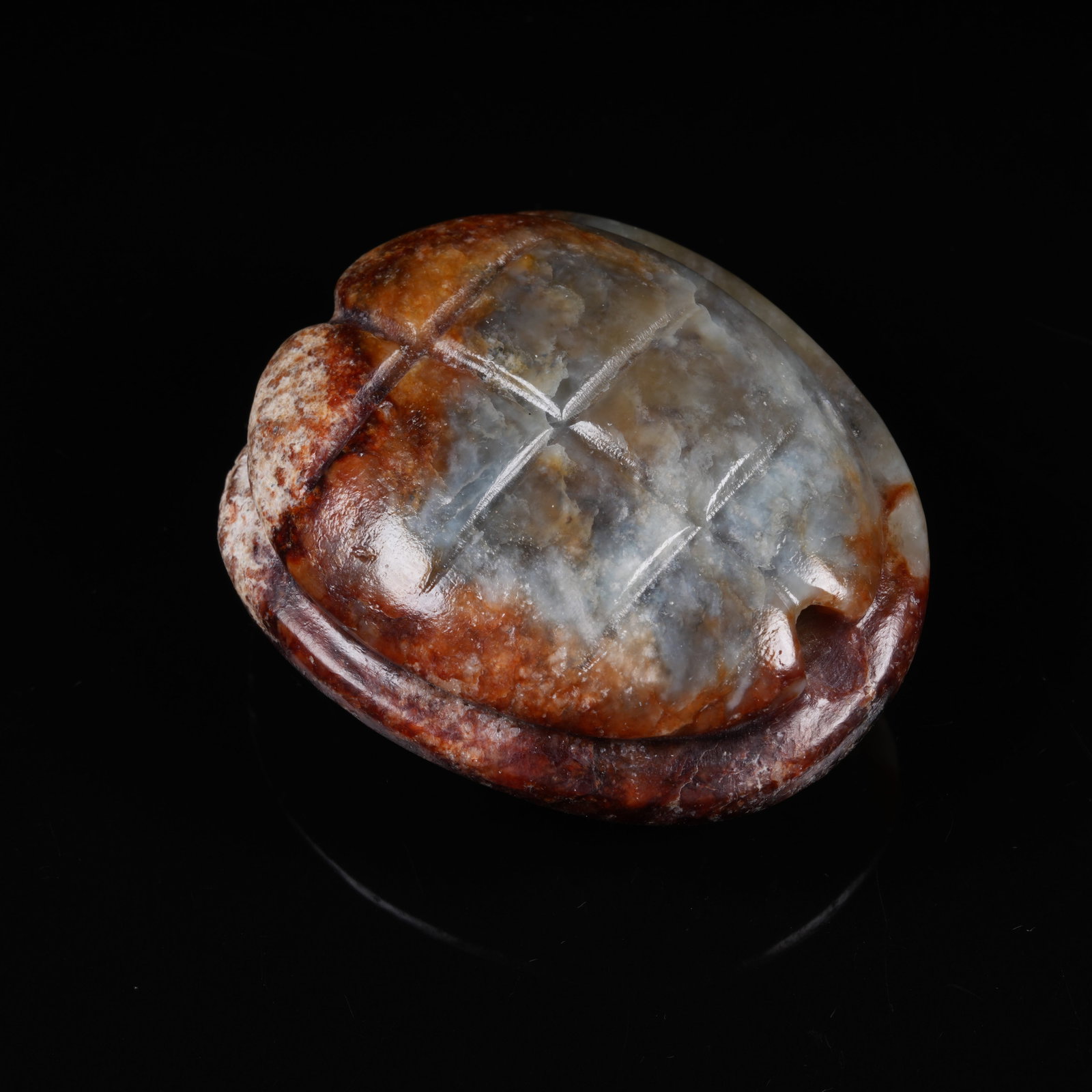 A ANCIENT JADE TURTLE SHELL PENDANT - 8