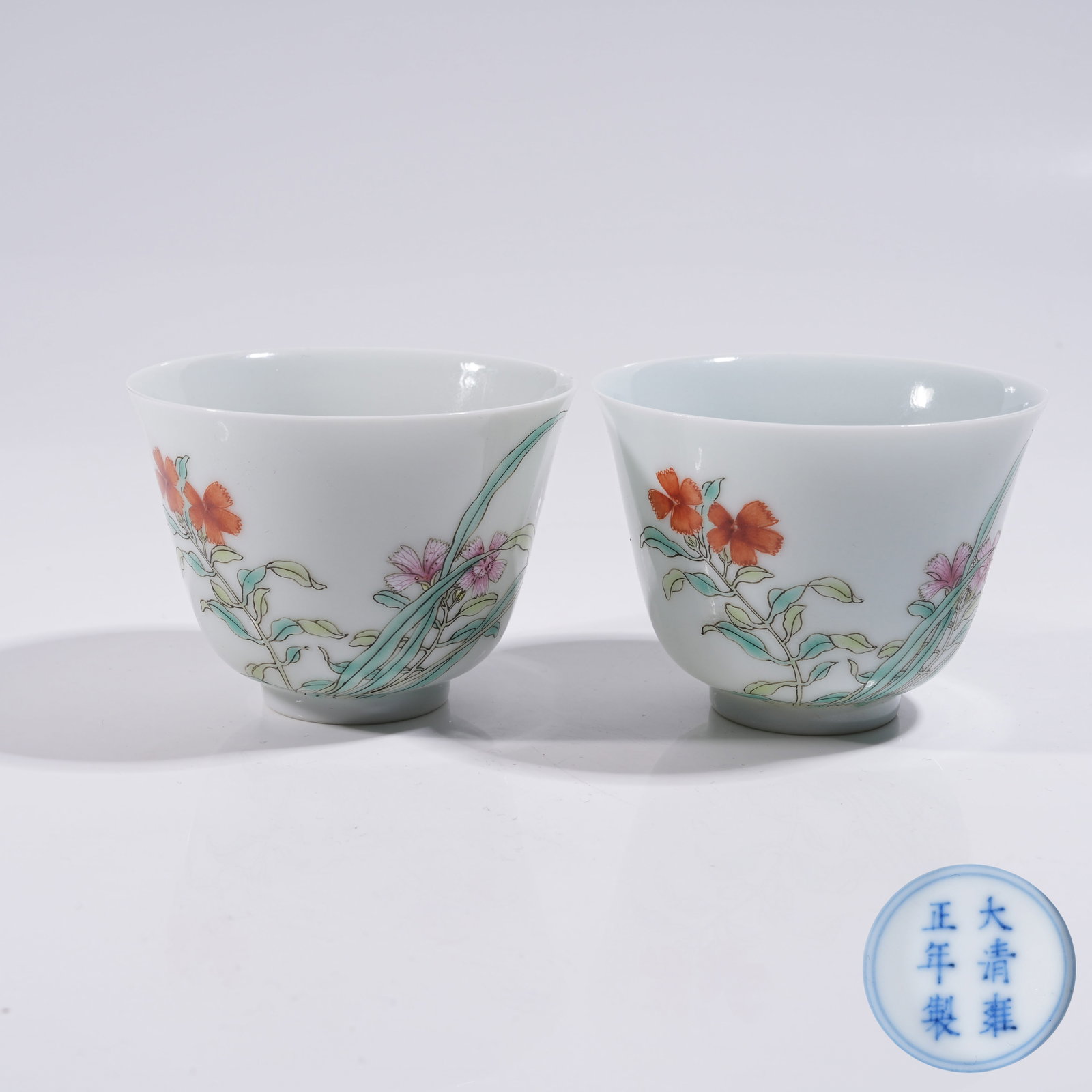 A SET OF FAMILLE ROSE CUPS WITH FLORAL PATTERN (1 of 9)