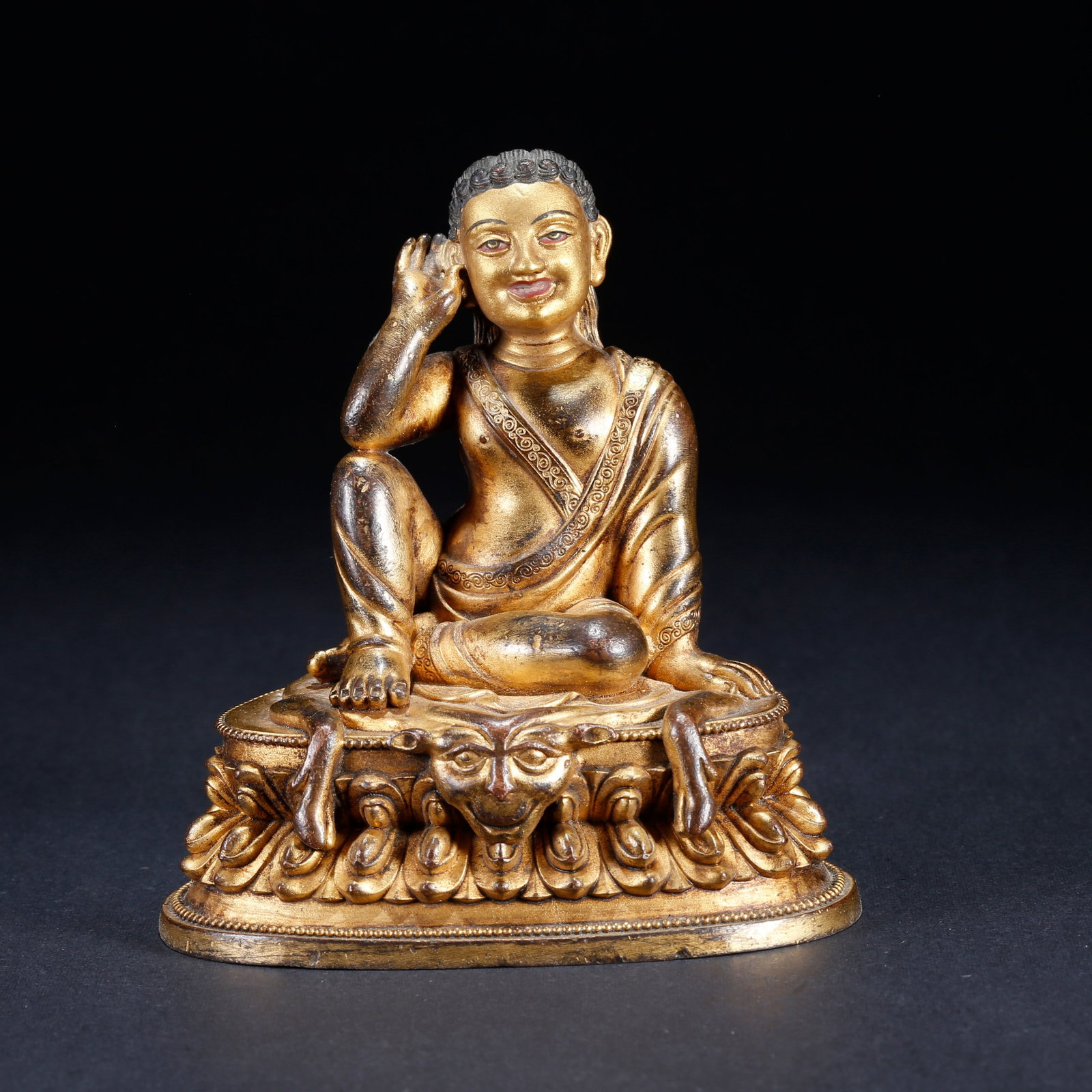 A GILT BRONZE BUDDHA STATUE (1 of 9)