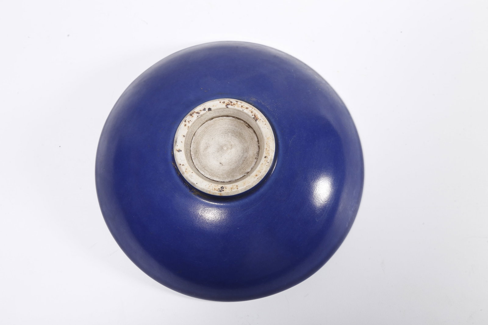 A BLUE GLAZED PLATE WITH DOUBLE DRAGON PATTERN - 9