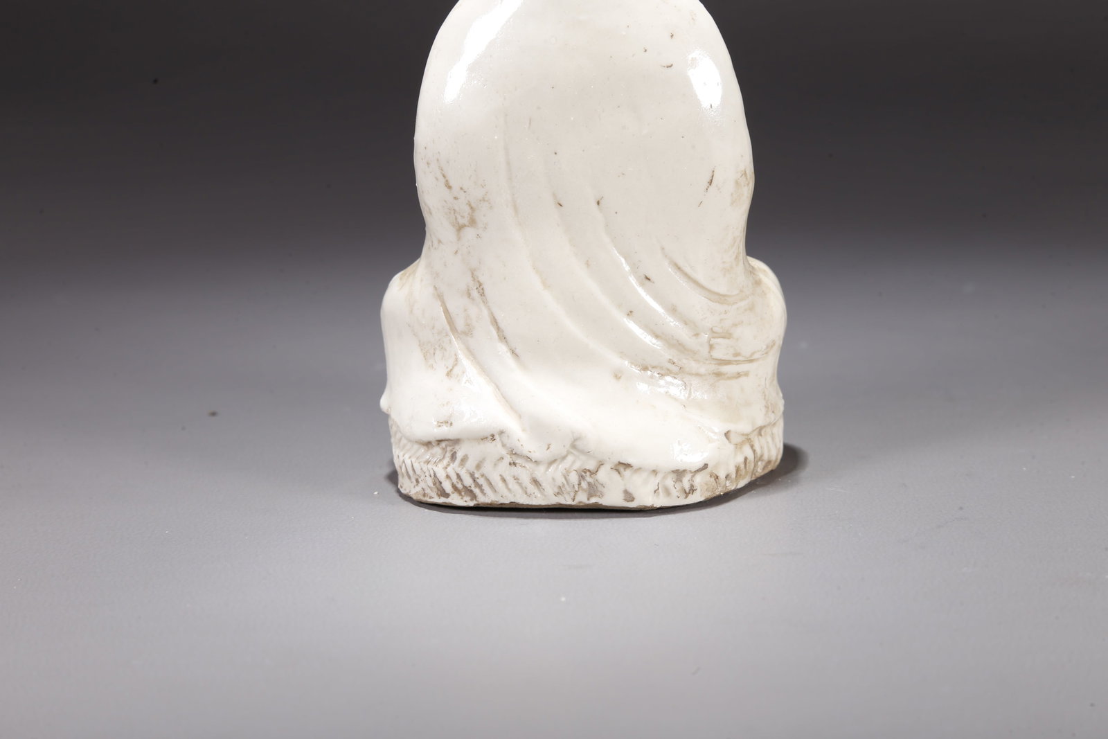 A DING WARE GUANYIN STATUE - 8