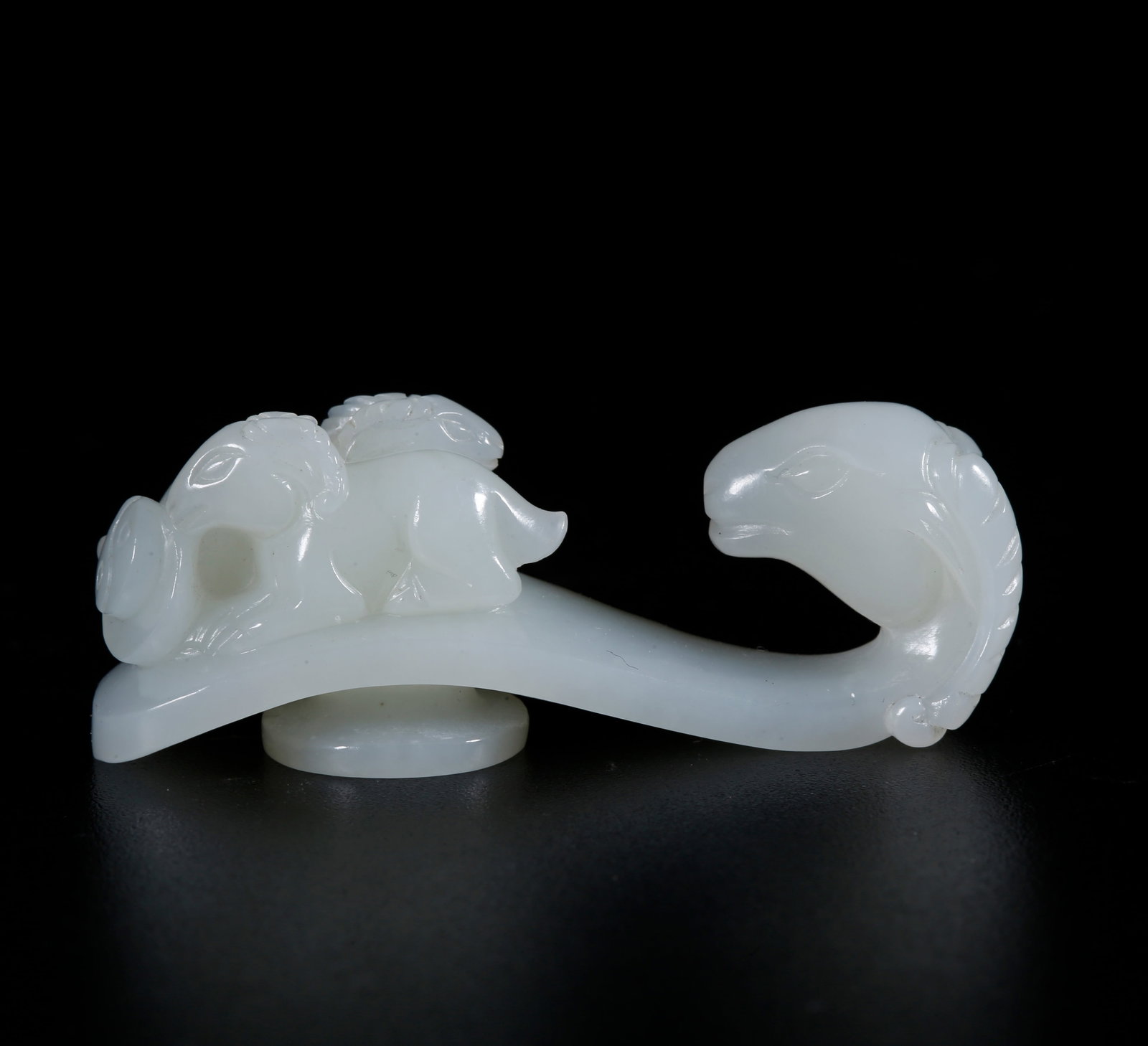 A HOTAN JADE CARVED DRAGON-SHAPED BELT HOOK (1 of 10)