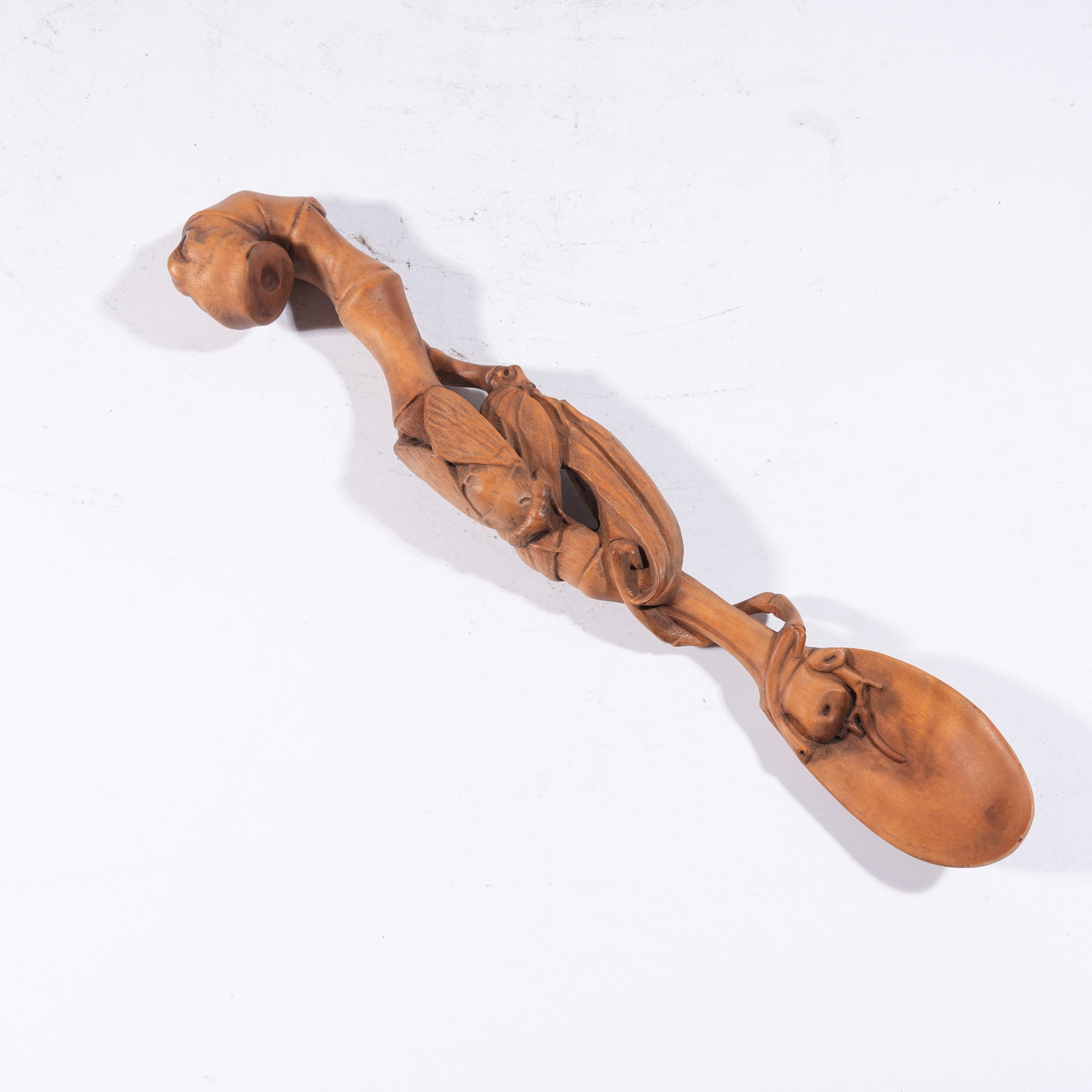 A SCOOP CARVED FROM BAMBOO ROOT WITH CICADA MOTIF (1 of 8)