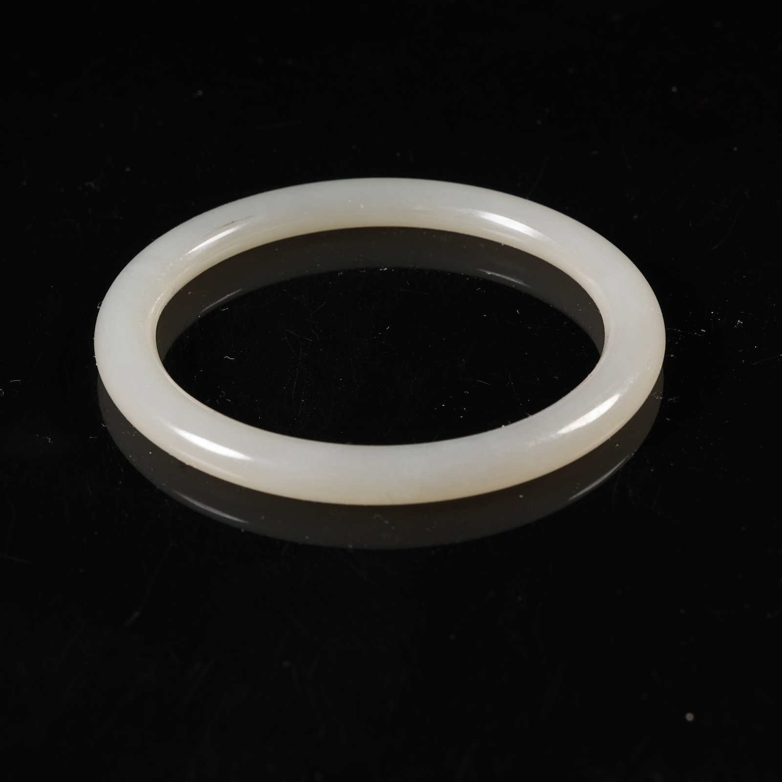 A HETIAN WHITE JADE RING - 7
