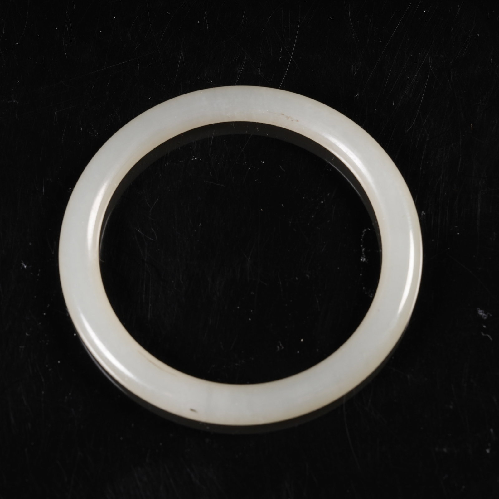 A HETIAN WHITE JADE RING - 9