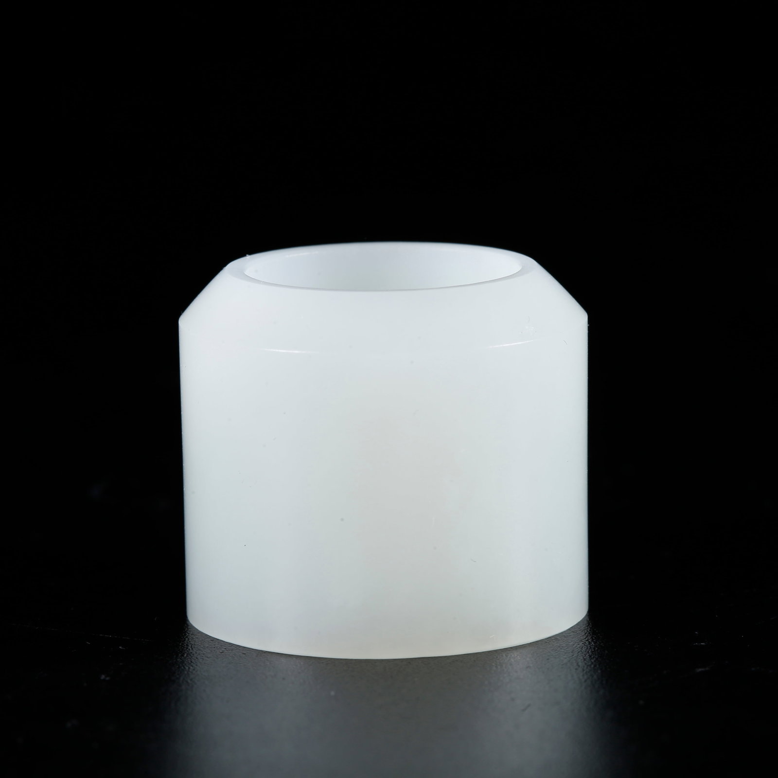 A HOTAN JADE CARVED THUMB RING (1 of 8)