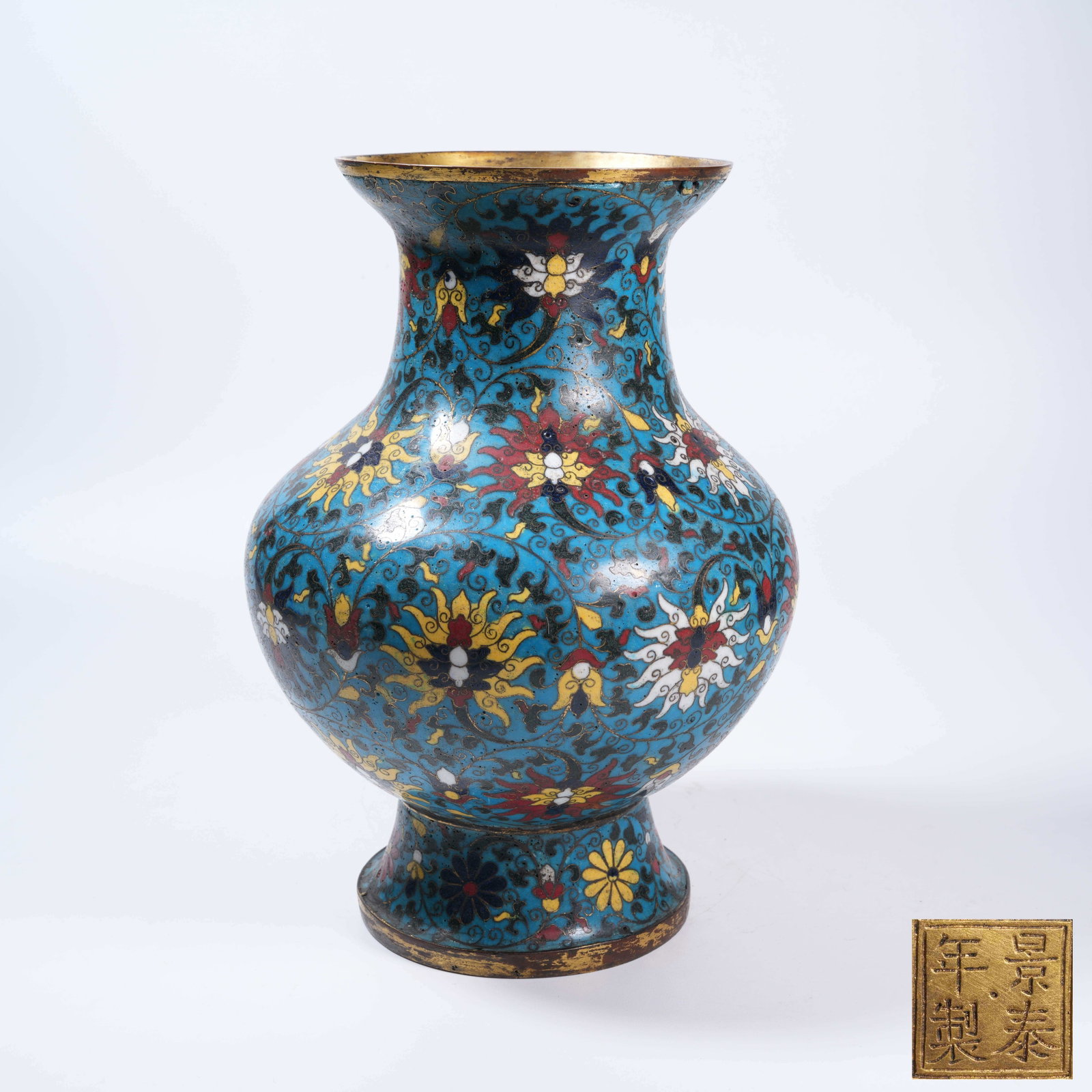A CLOISONNÉ ZUN VASE WITH INTERLOCKING FLORAL PATTERN (1 of 9)