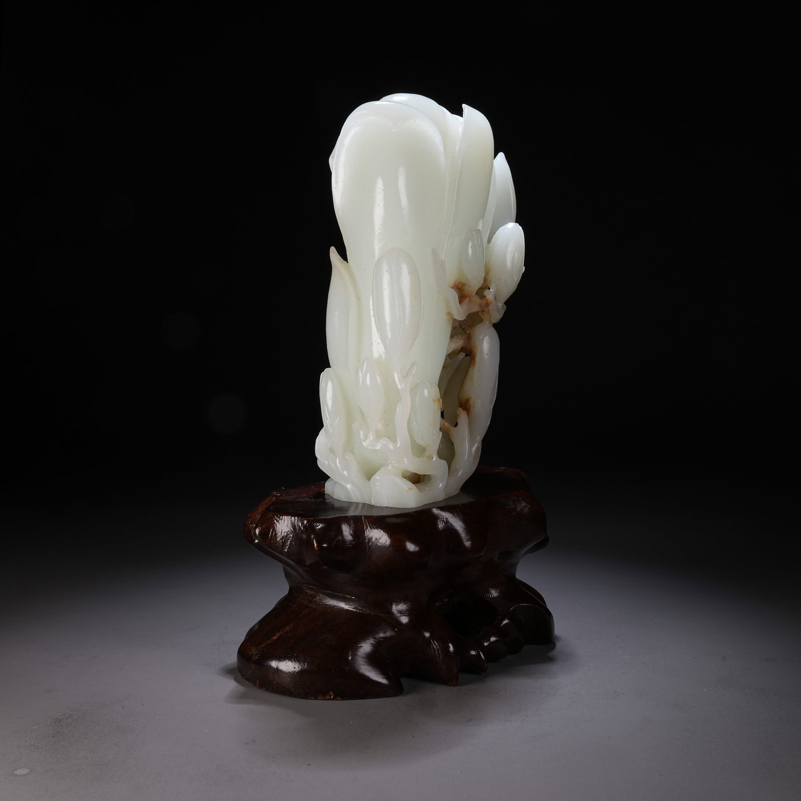 A HETIAN JADE FLOWER-FORM VASE INSERT - 4