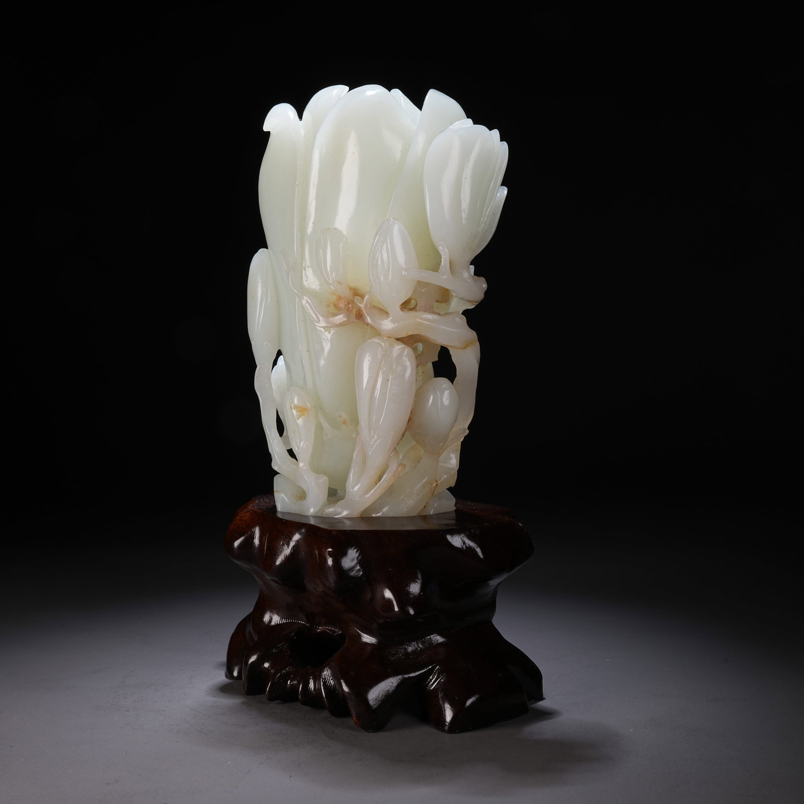 A HETIAN JADE FLOWER-FORM VASE INSERT - 5