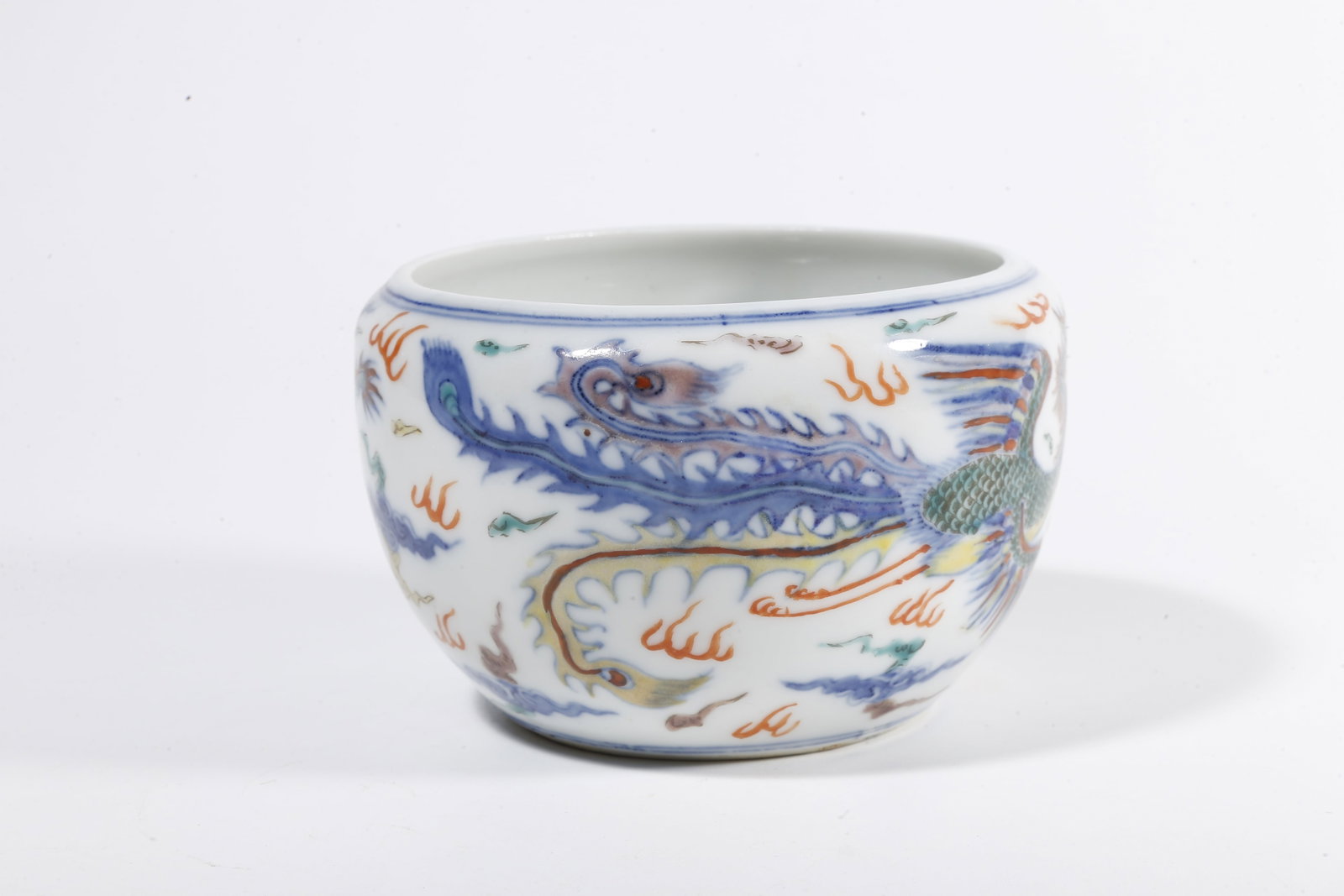 A DOUCAI JAR WITH DRAGON AND PHOENIX PATTERN - 3