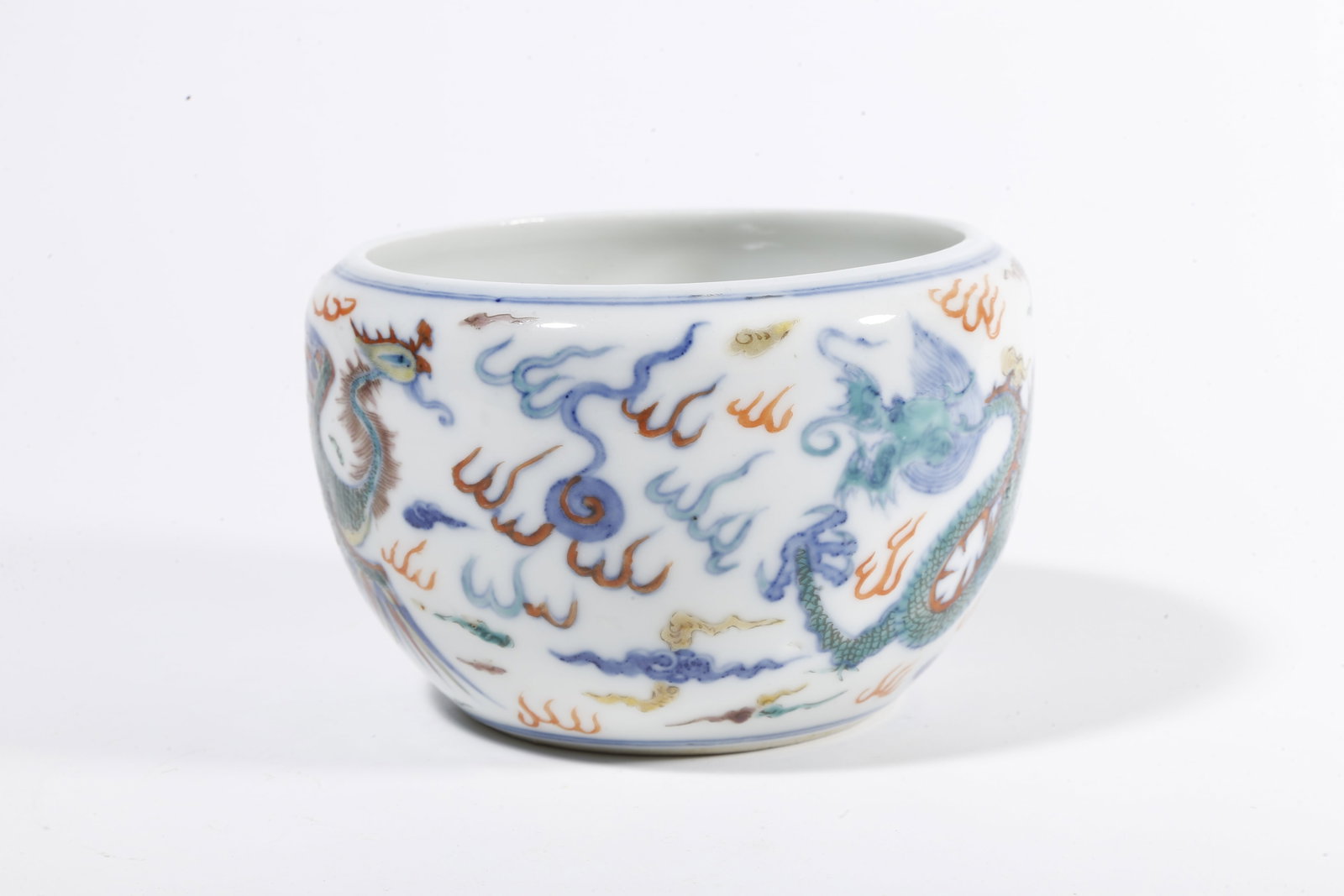 A DOUCAI JAR WITH DRAGON AND PHOENIX PATTERN - 5