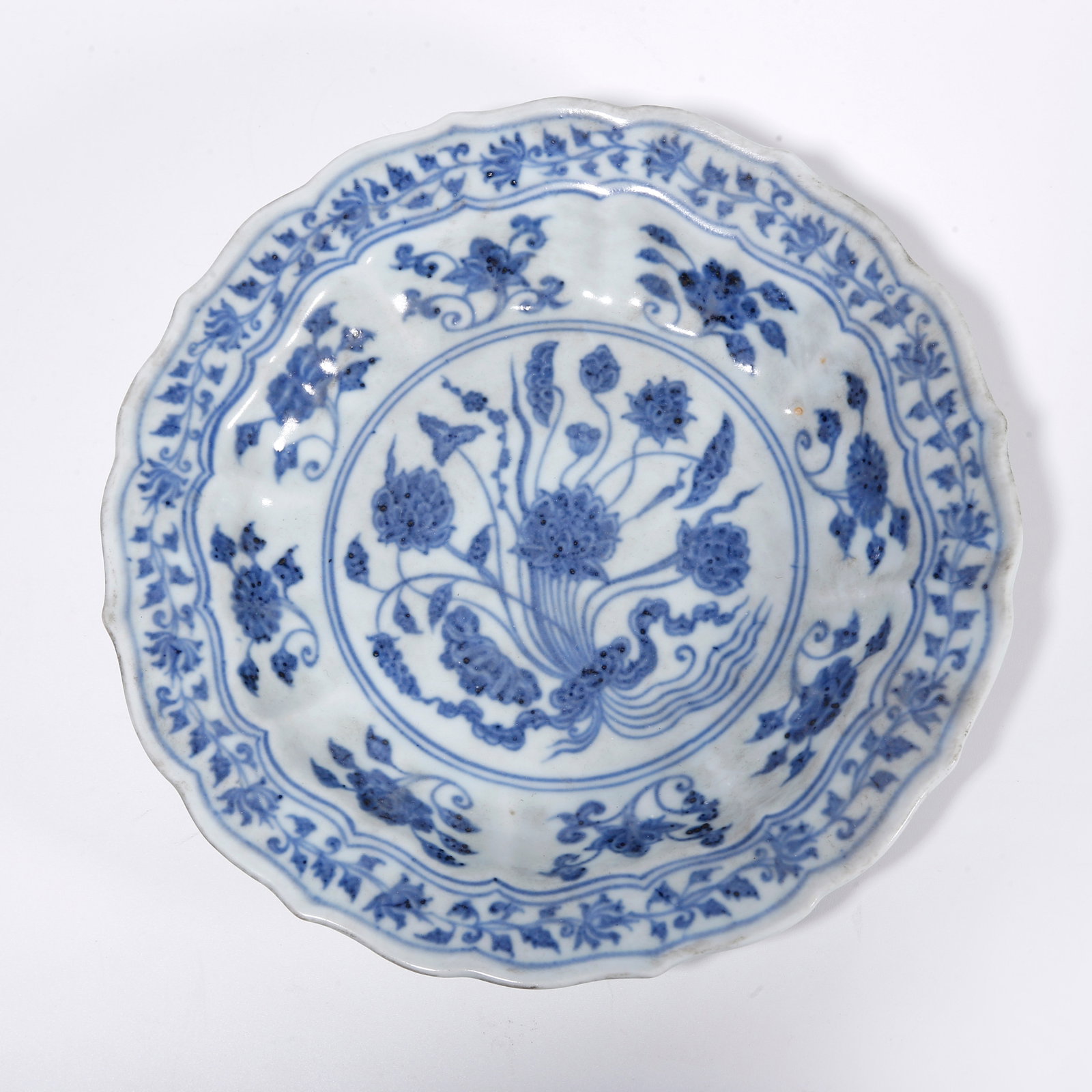 A BLUE AND WHITE WASHER WITH LOTUS PATTERN (1 of 9)