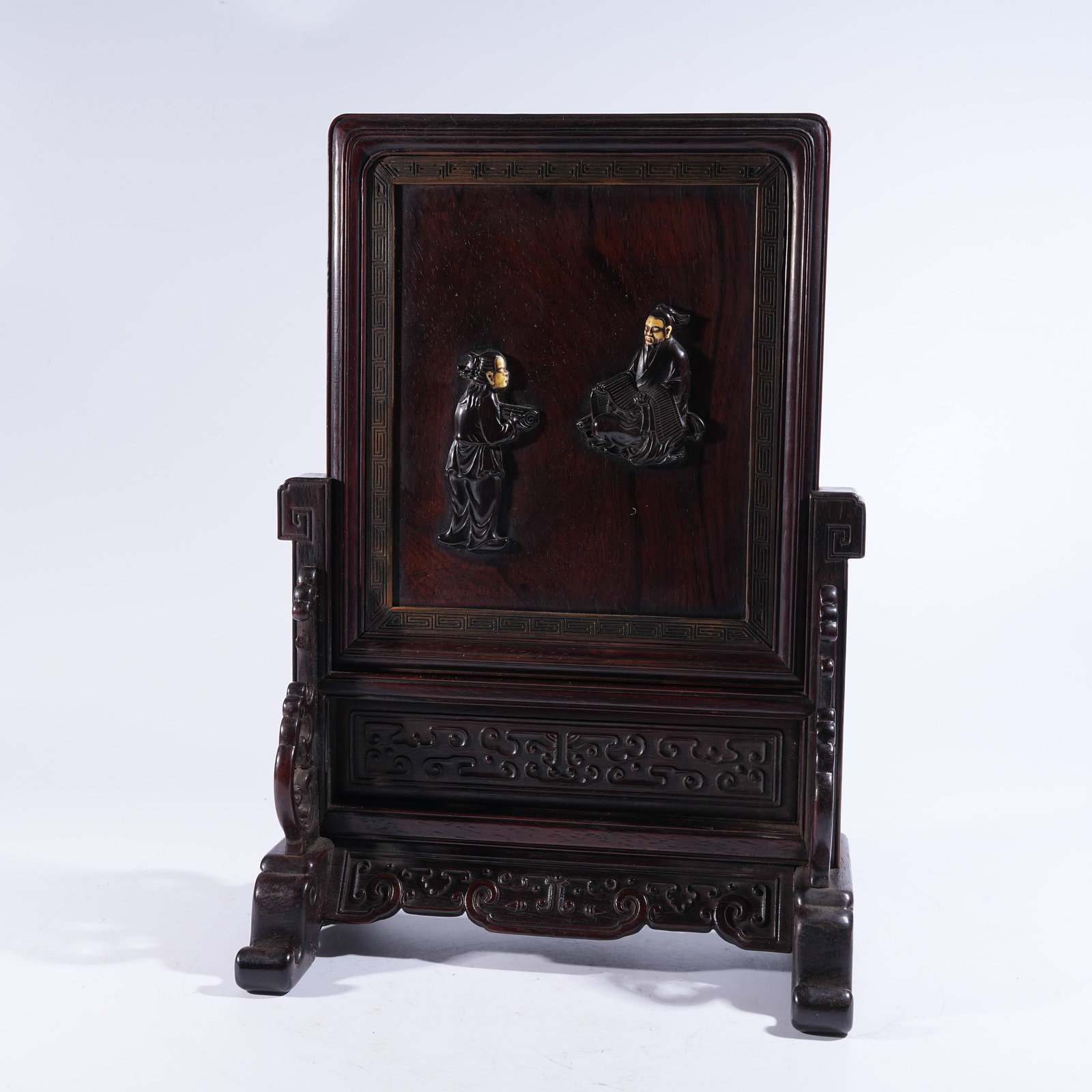 A TABLE SCREEN IN HARDWOOD INLAID WITH ZITAN, DECORATED WITH FIGURAL NARRATIVE MOTIFS: Table Screen in Hardwood Inlaid with Zitan, Decorated with Figural Narrative Motifs