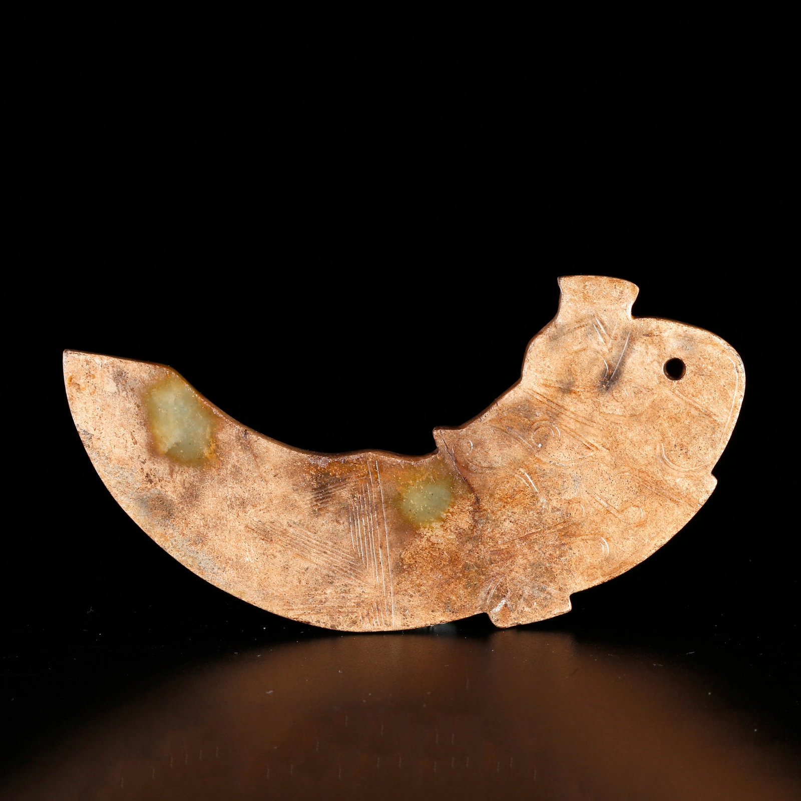 A ARCHAIC JADE CARVED PENDANT ORNAMENT (1 of 10)