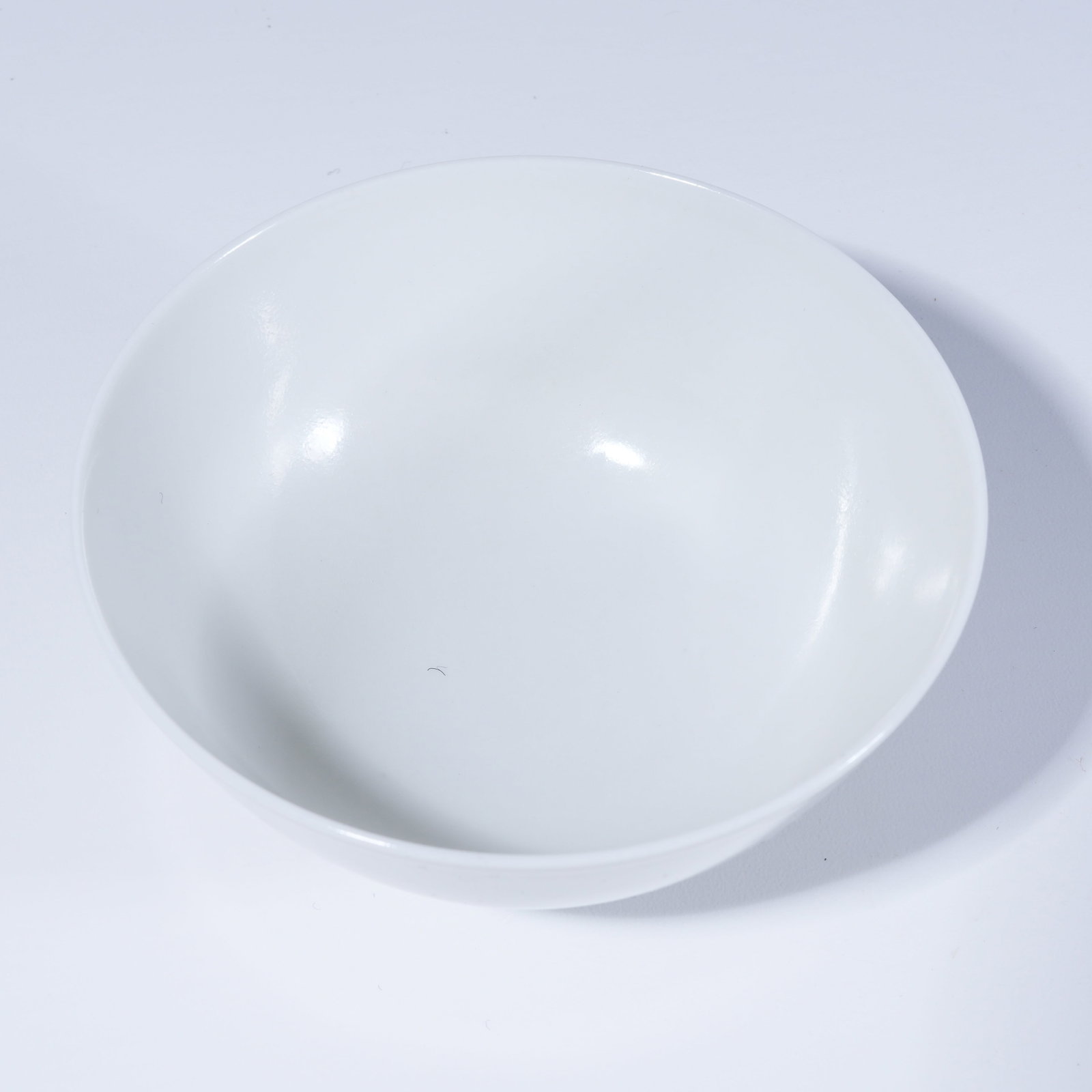 A WHITE GLAZE CUP - 8