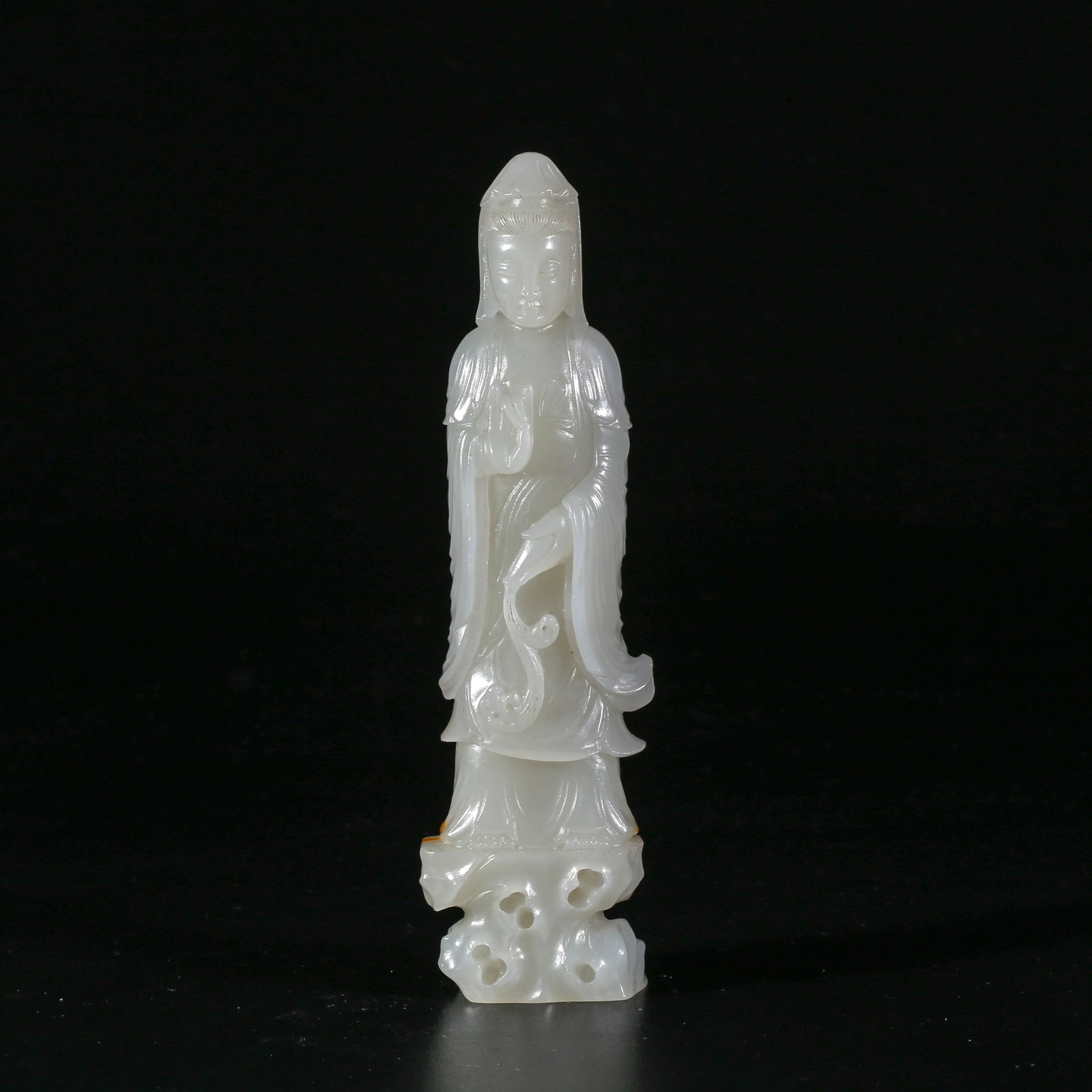 A HETIAN JADE CARVING OF GUANYIN STATUE (1 of 9)