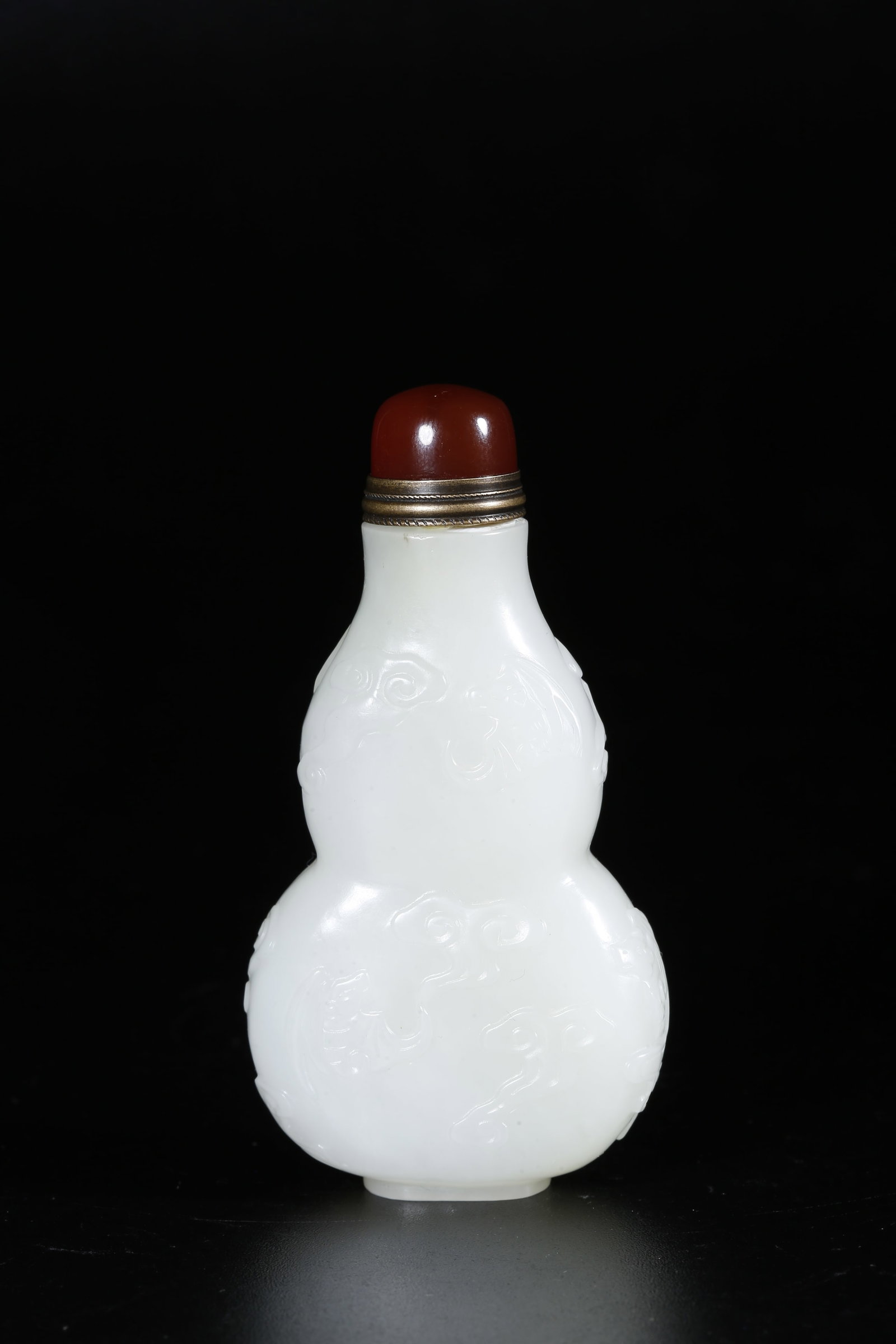 A HOTAN JADE CARVED GOURD-SHAPED SNUFF BOTTLE WITH FORTUNE AND LONGEVITY PATTERN: Hotan Jade Carved Gourd-shaped Snuff Bottle with Fortune and Longevity Pattern