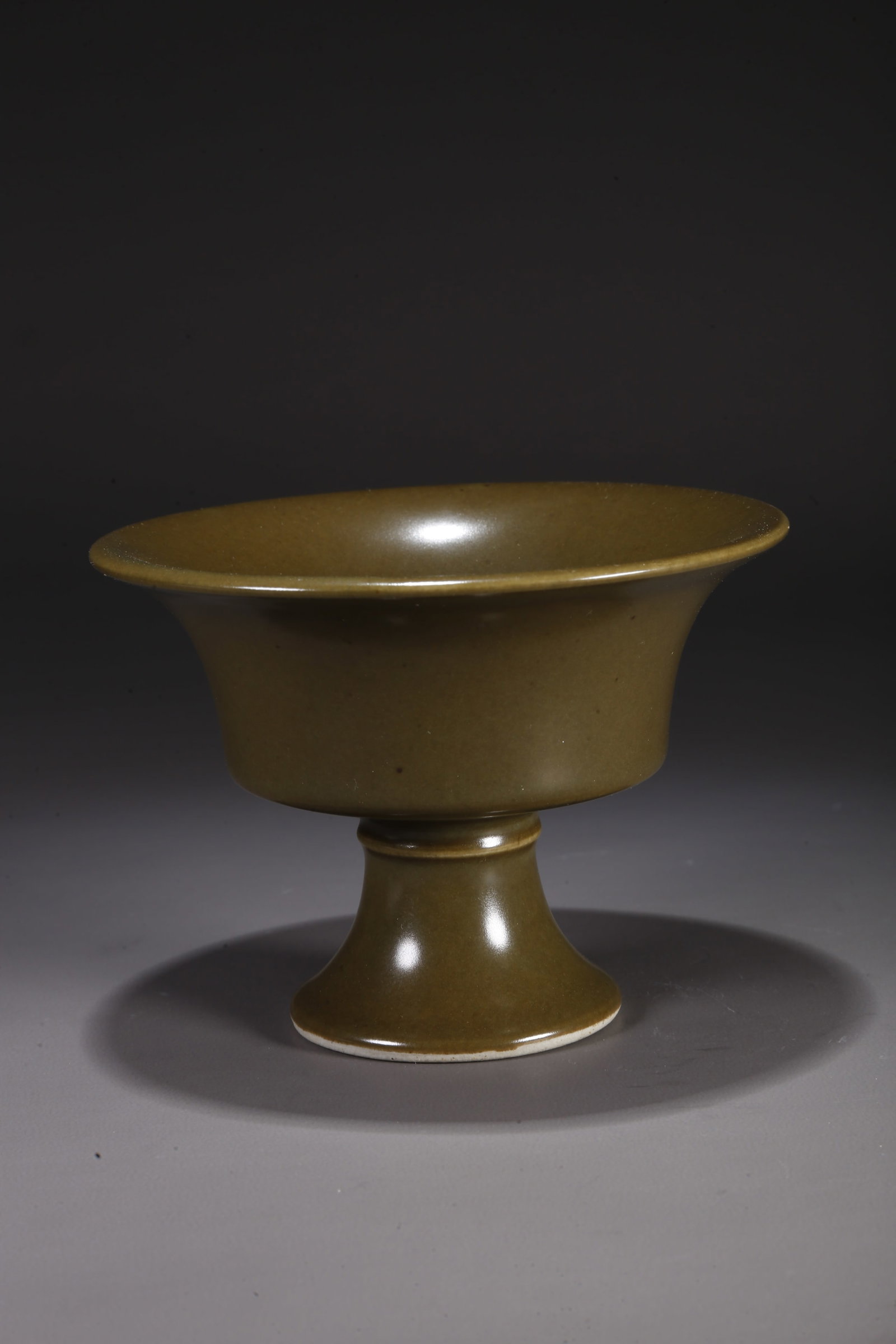 A TEA-DUST GLAZED STEMMED CUP - 5