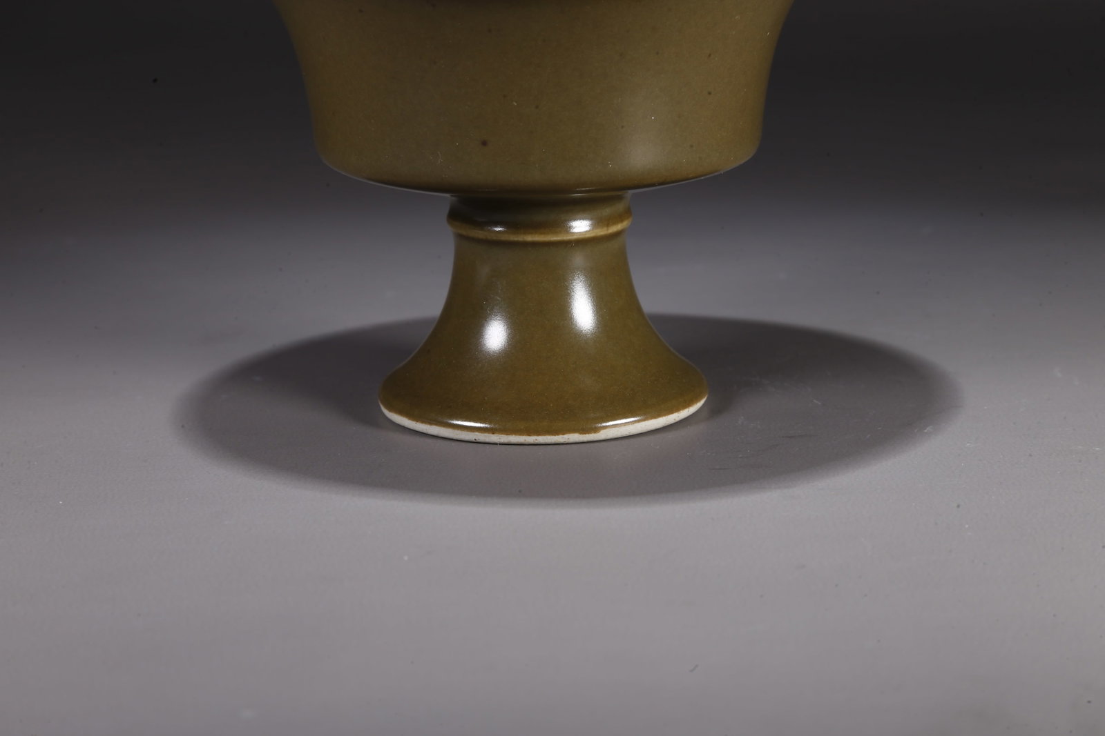 A TEA-DUST GLAZED STEMMED CUP - 7