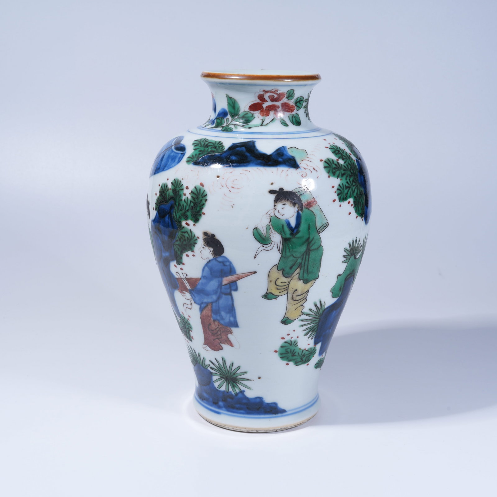A WUCAI FIGURE PATTERN JAR (1 of 8)