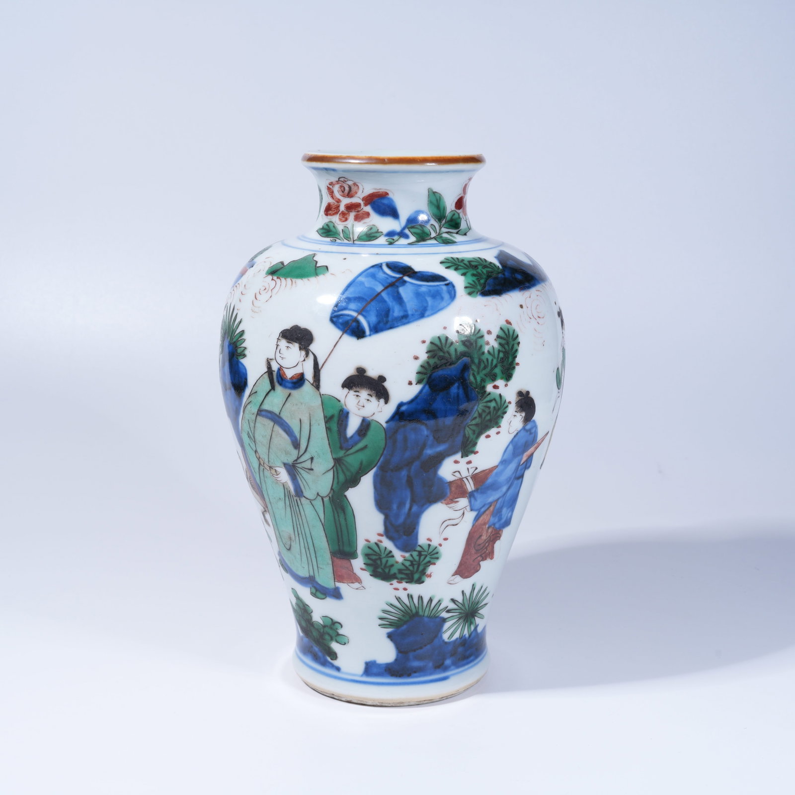 A WUCAI FIGURE PATTERN JAR - 6