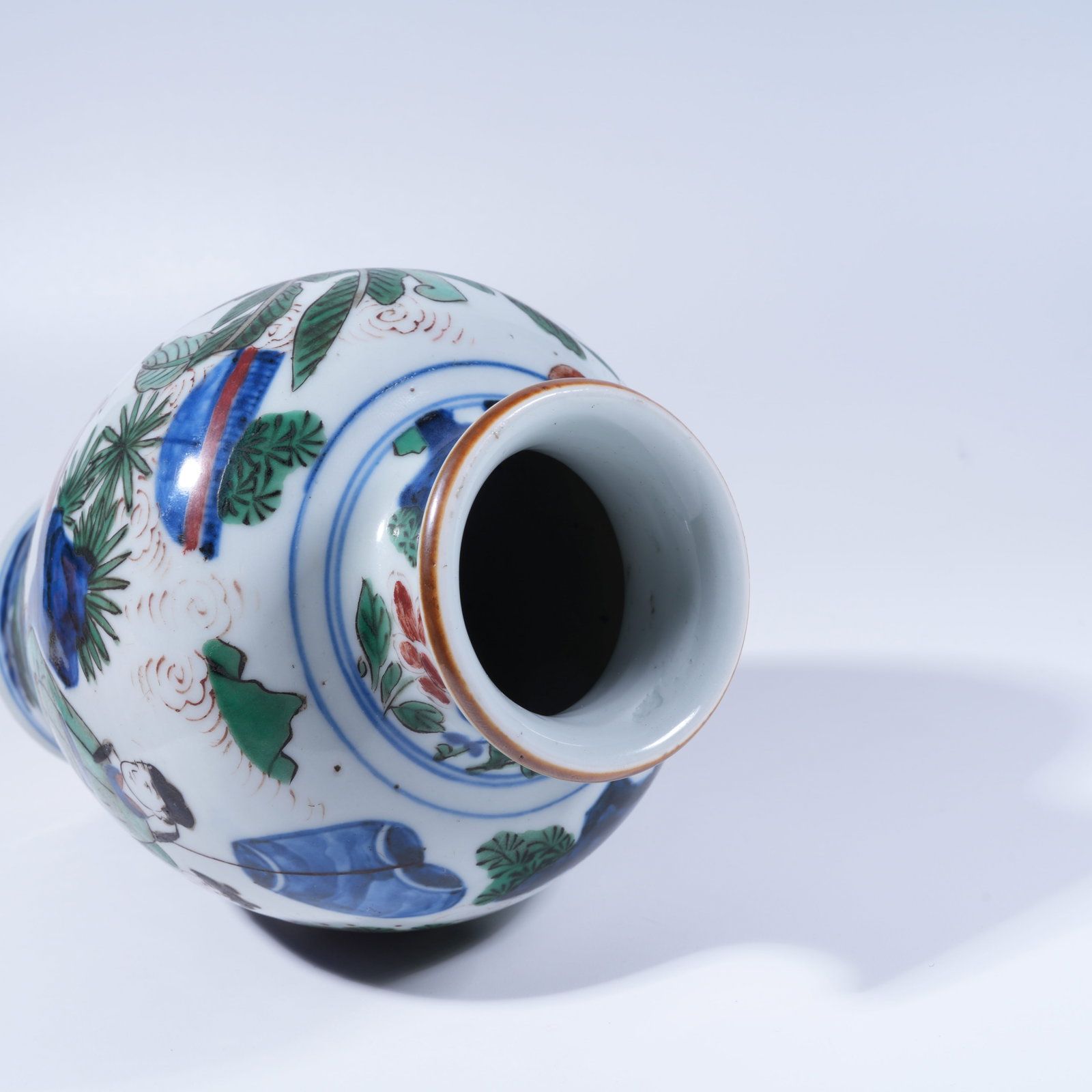 A WUCAI FIGURE PATTERN JAR - 7