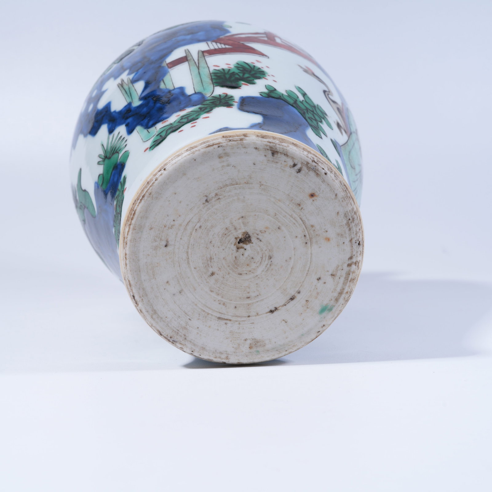 A WUCAI FIGURE PATTERN JAR - 8