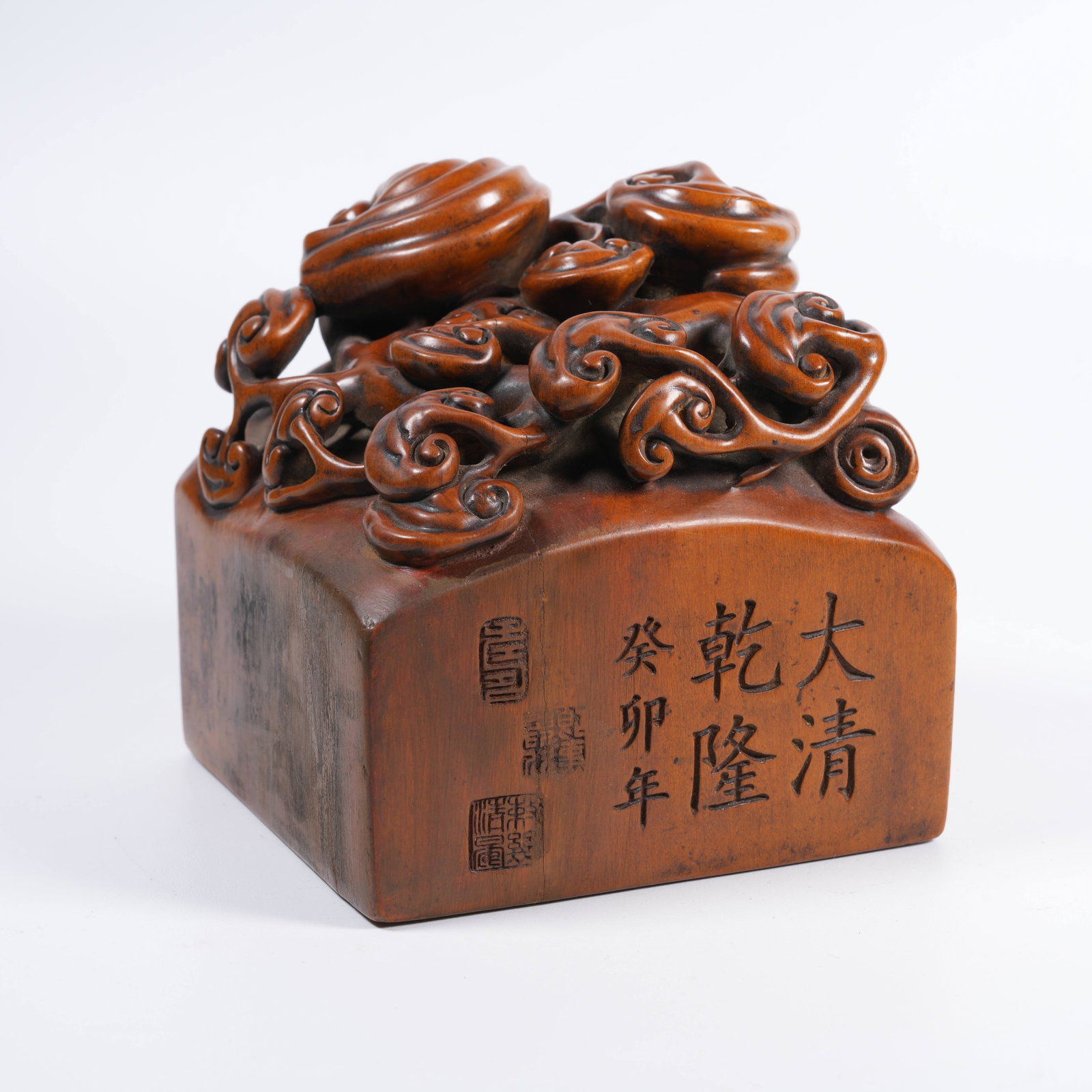A BOXWOOD SEAL WITH GANODERMA LUCIDUM KNOB (1 of 8)