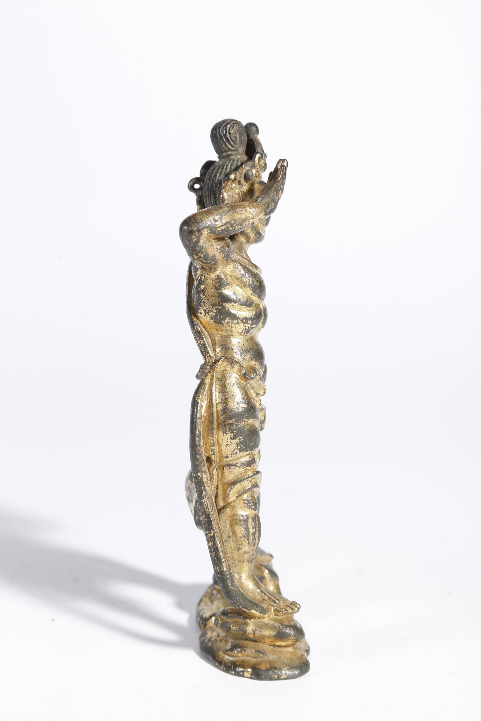 A GILT BRONZE STATUE - 6