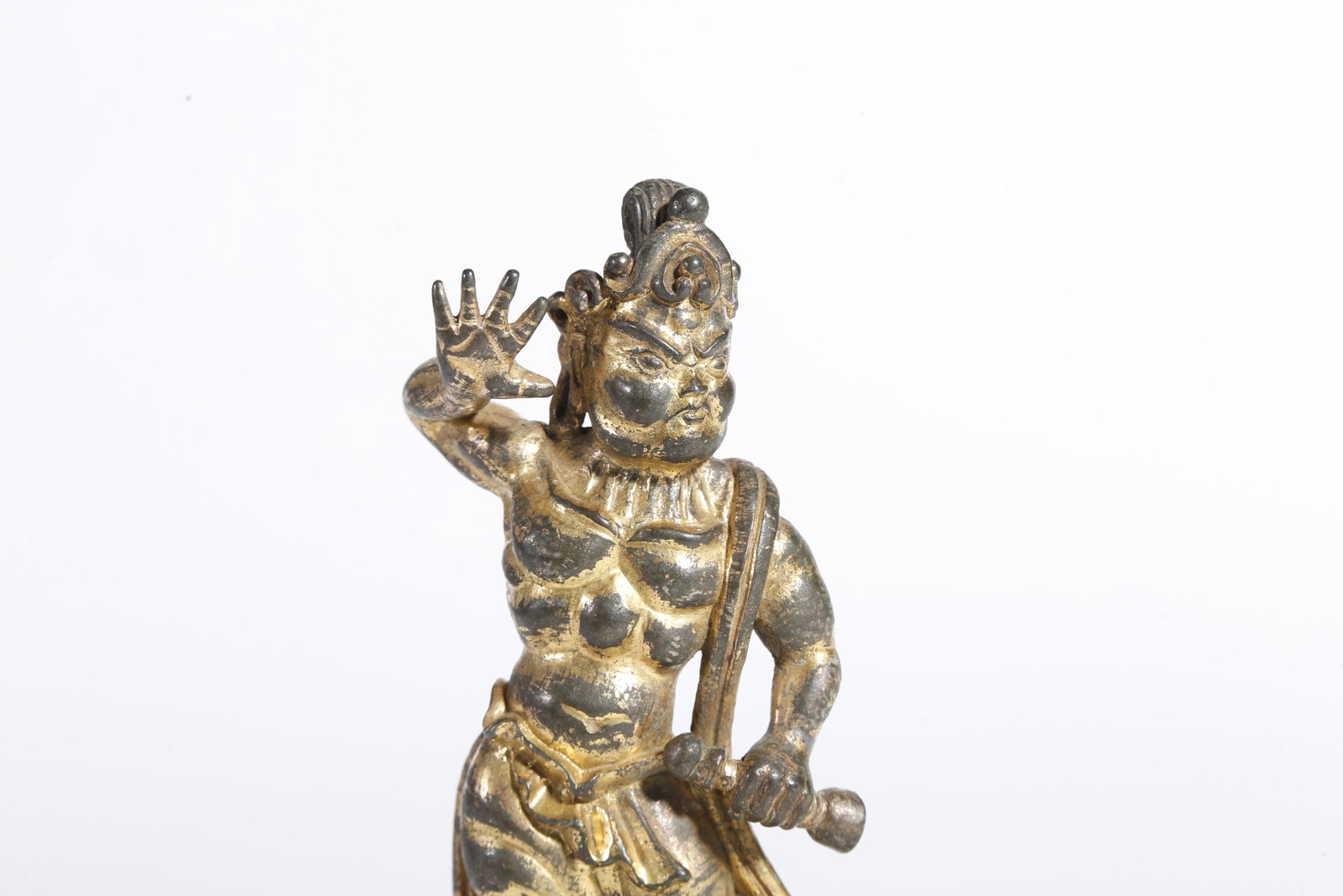 A GILT BRONZE STATUE - 7