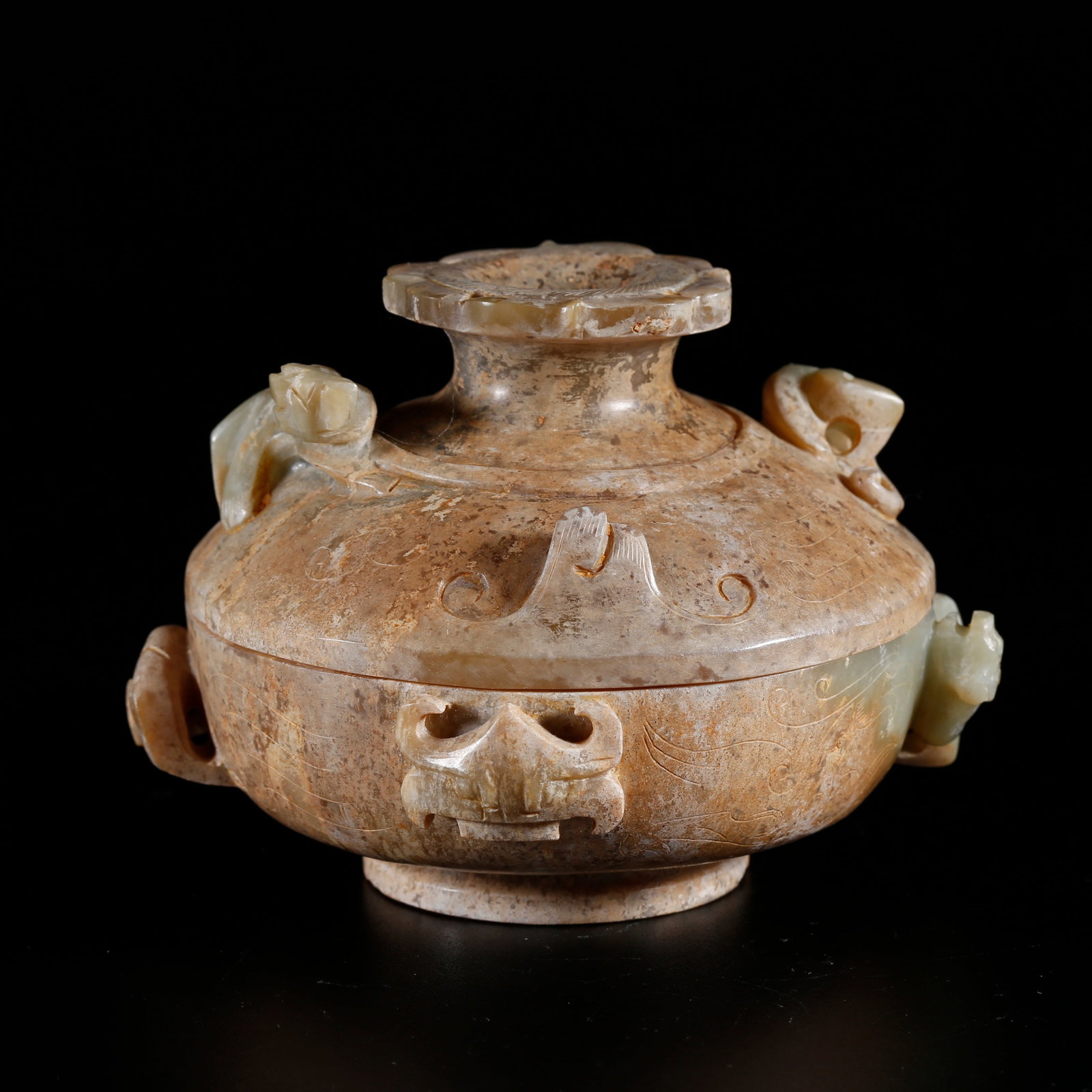 A ANCIENT JADE CARVED DRAGON PATTERN COVERED CENSER (1 of 9)