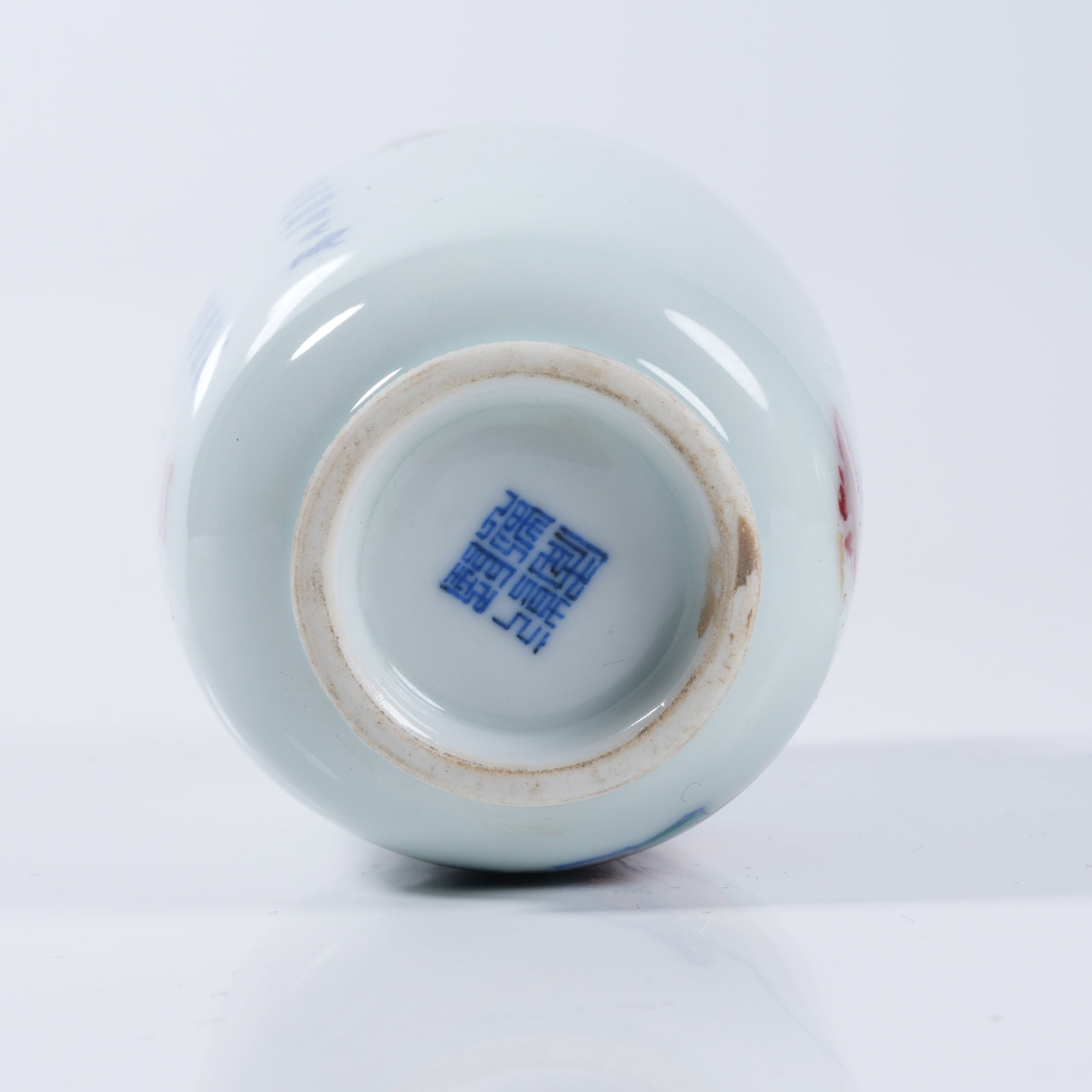 A DOUCAI SMALL FIGURE JAR - 9