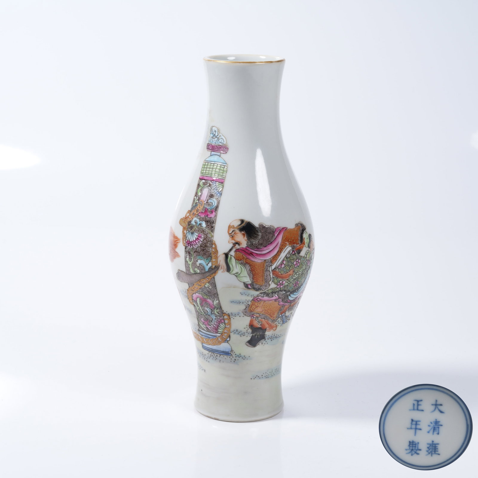 A OLIVE VASE WITH FOREIGNER AND LION PATTERN IN FALANGCAI (1 of 9)
