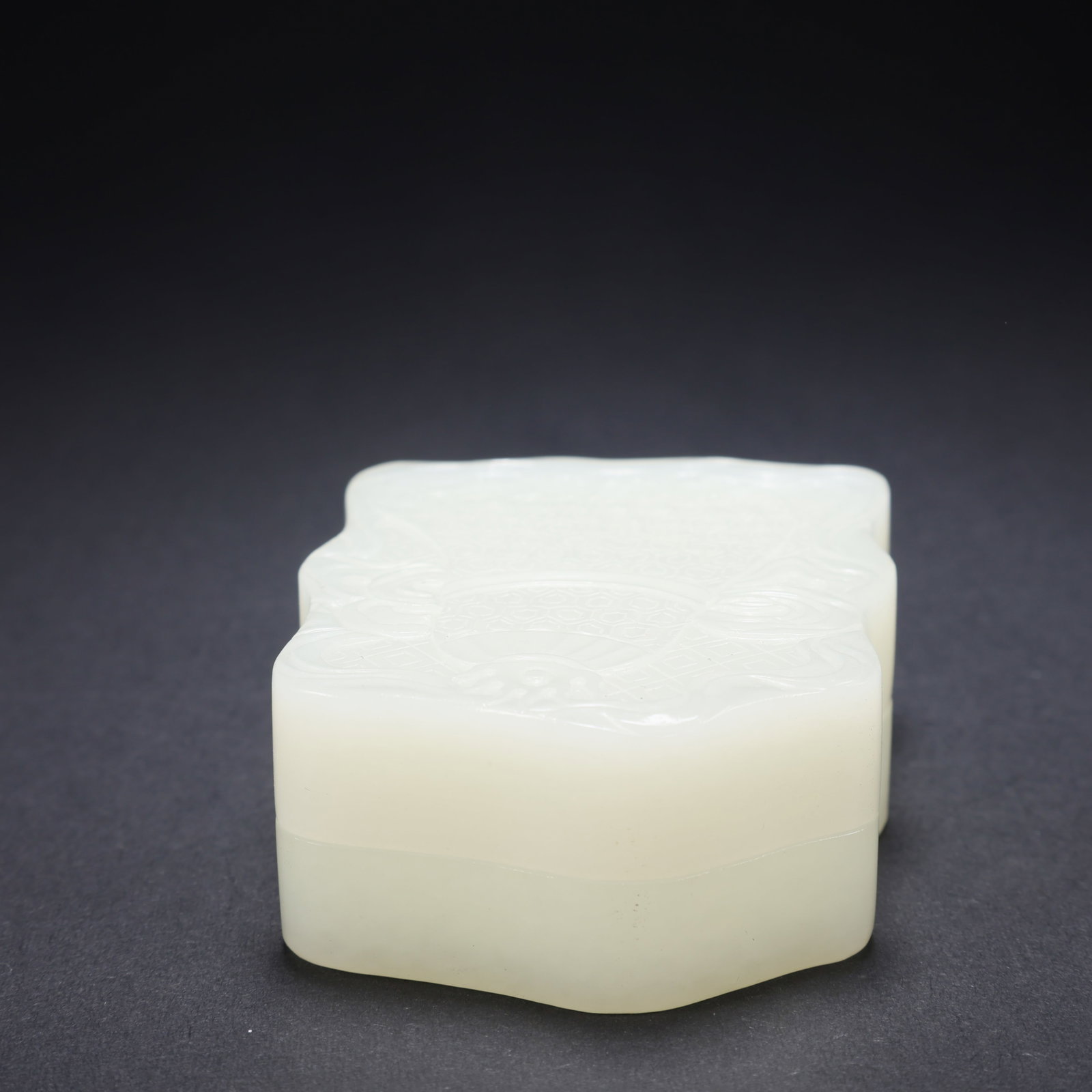 A HETIAN JADE COVERED BOX - 5