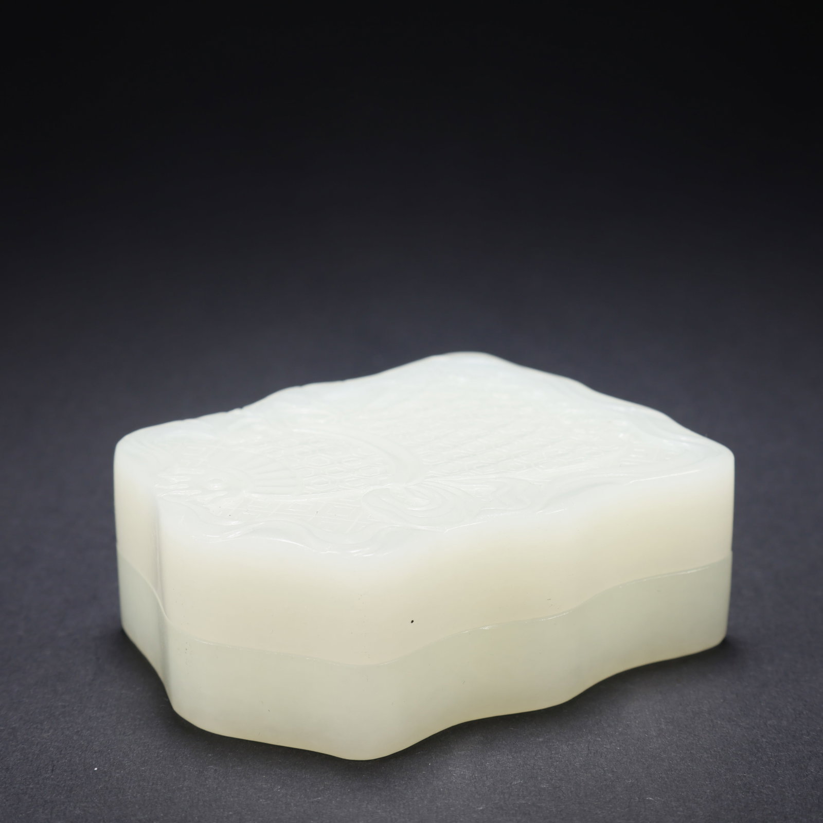 A HETIAN JADE COVERED BOX - 6