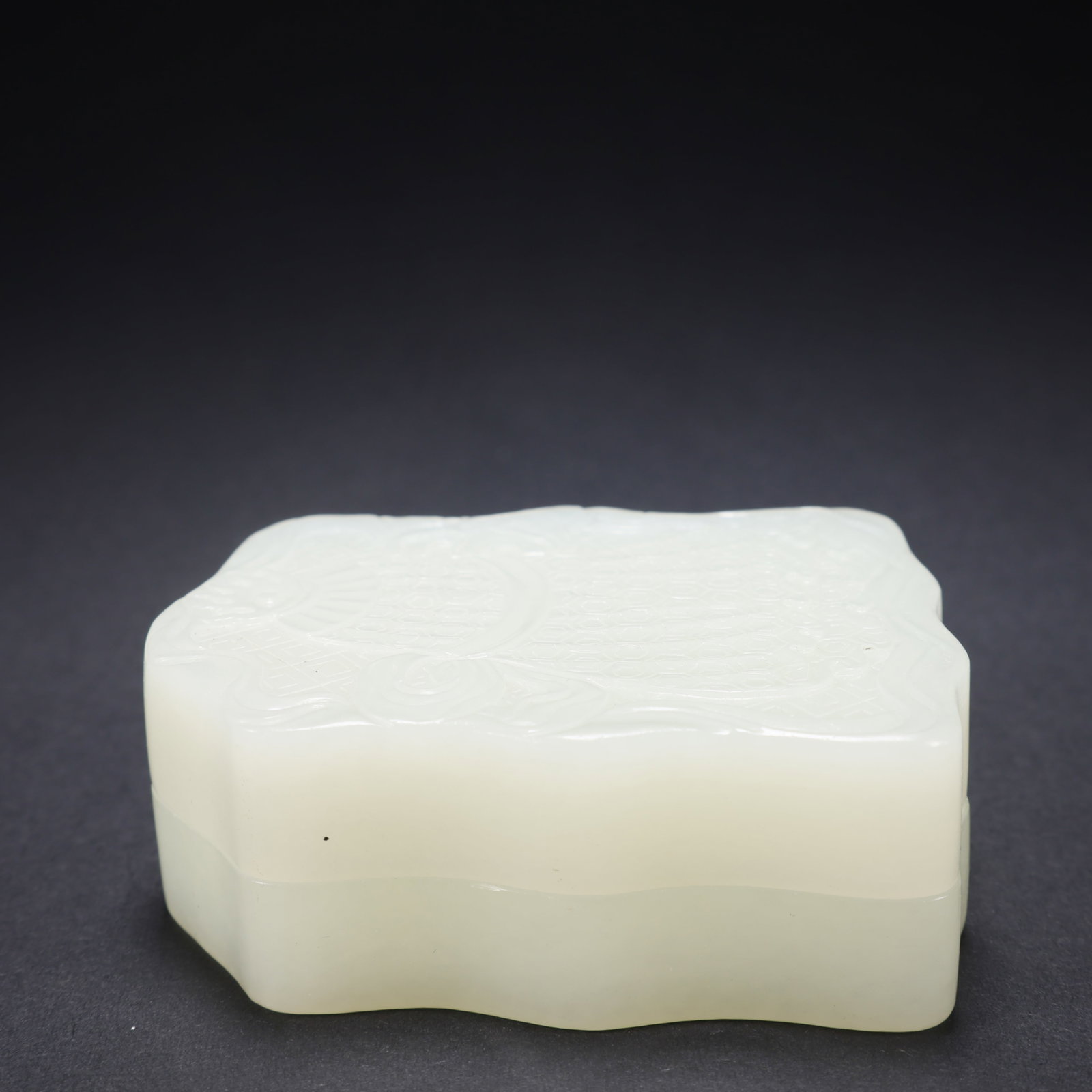 A HETIAN JADE COVERED BOX - 7