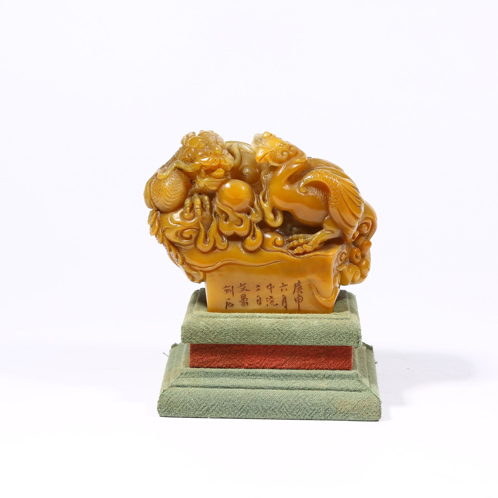 A SHOUSHAN TIANHUANG STONE SEAL WITH DRAGON AND PHOENIX KNOB: Shoushan Tianhuang stone seal with dragon and phoenix knob